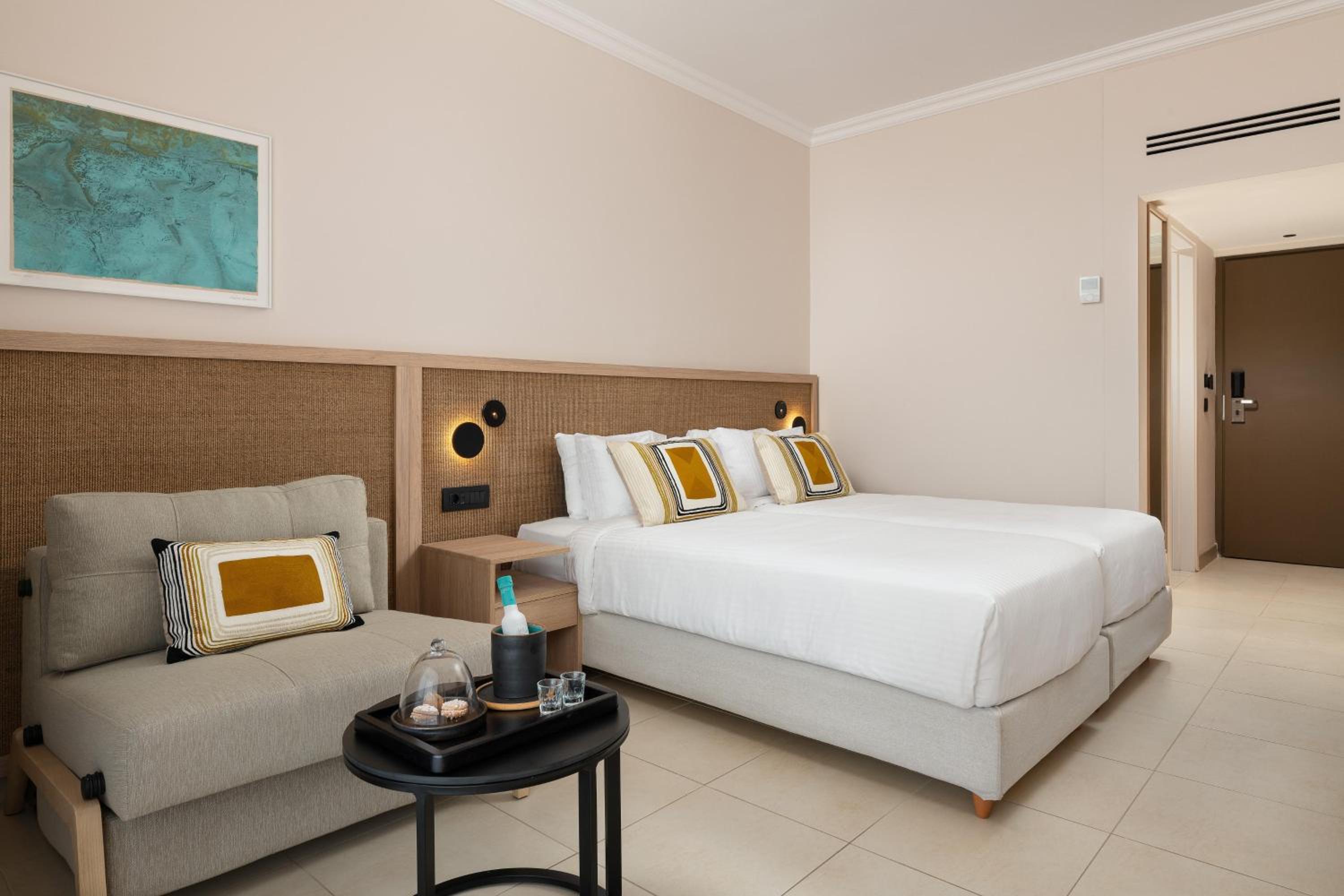 Superior Twin Room with Sea View - Car rental included