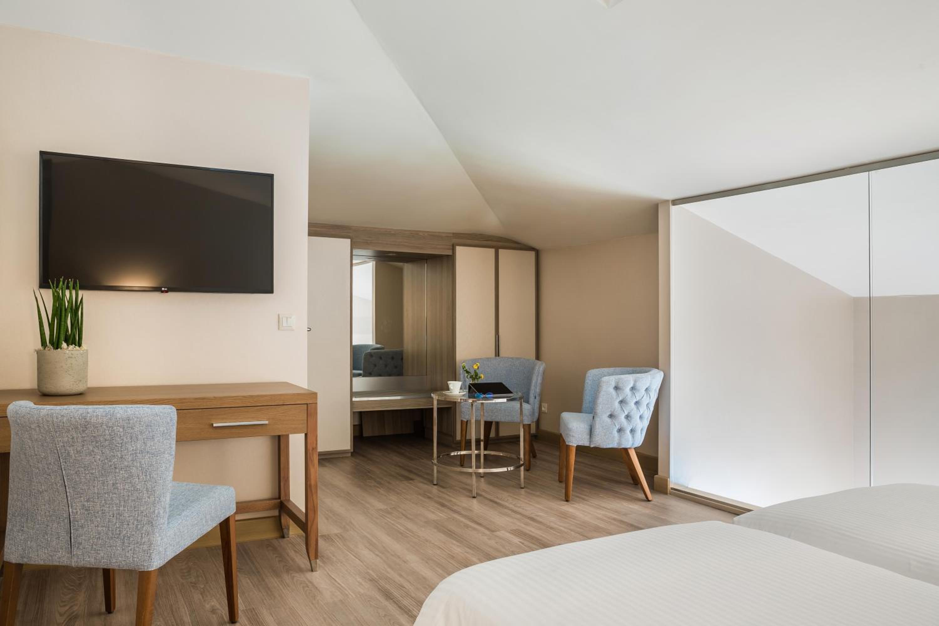 Two-Story Premium Suite