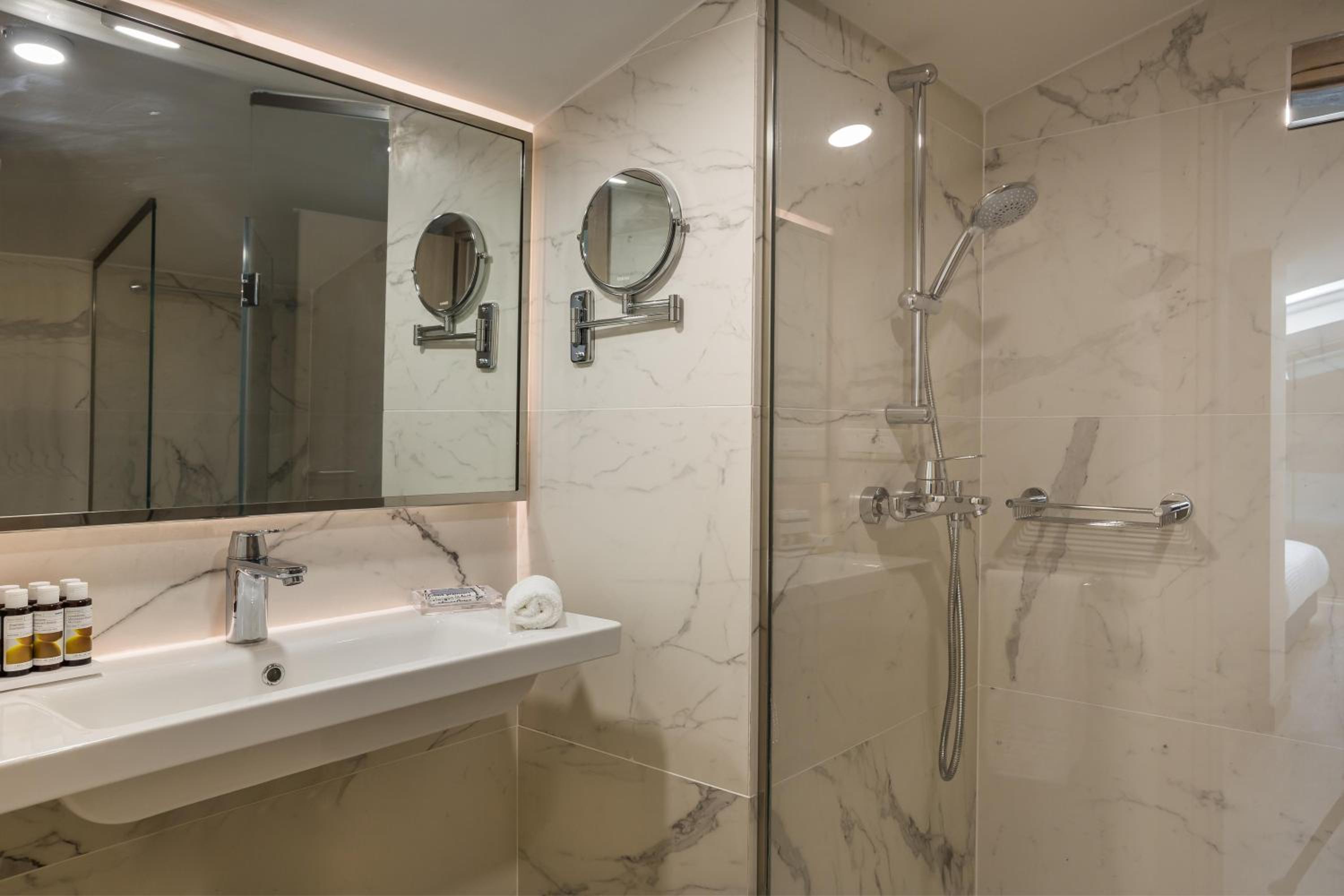 Maisonette with Sea View - Photo 3
