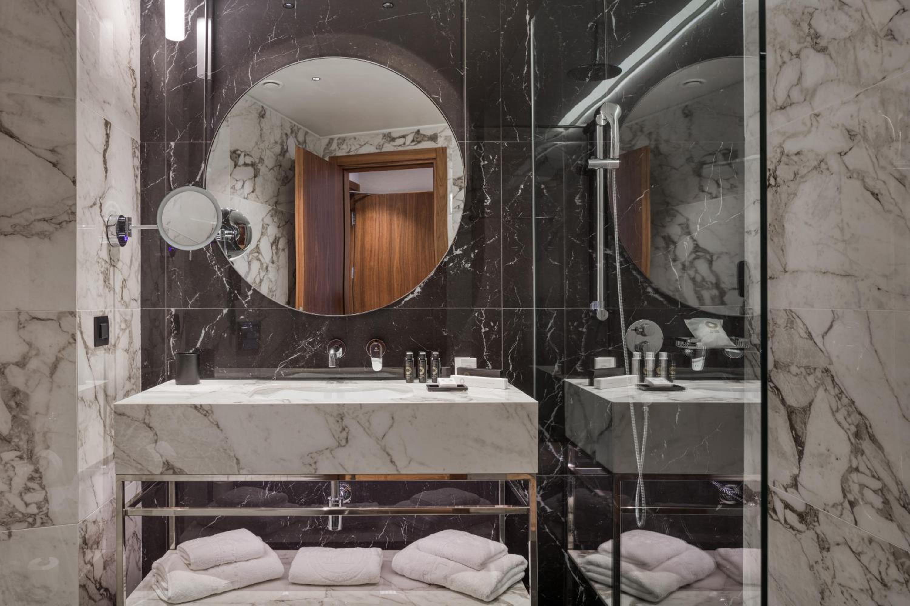 Classic Double Or Twin  Room - Photo 3
