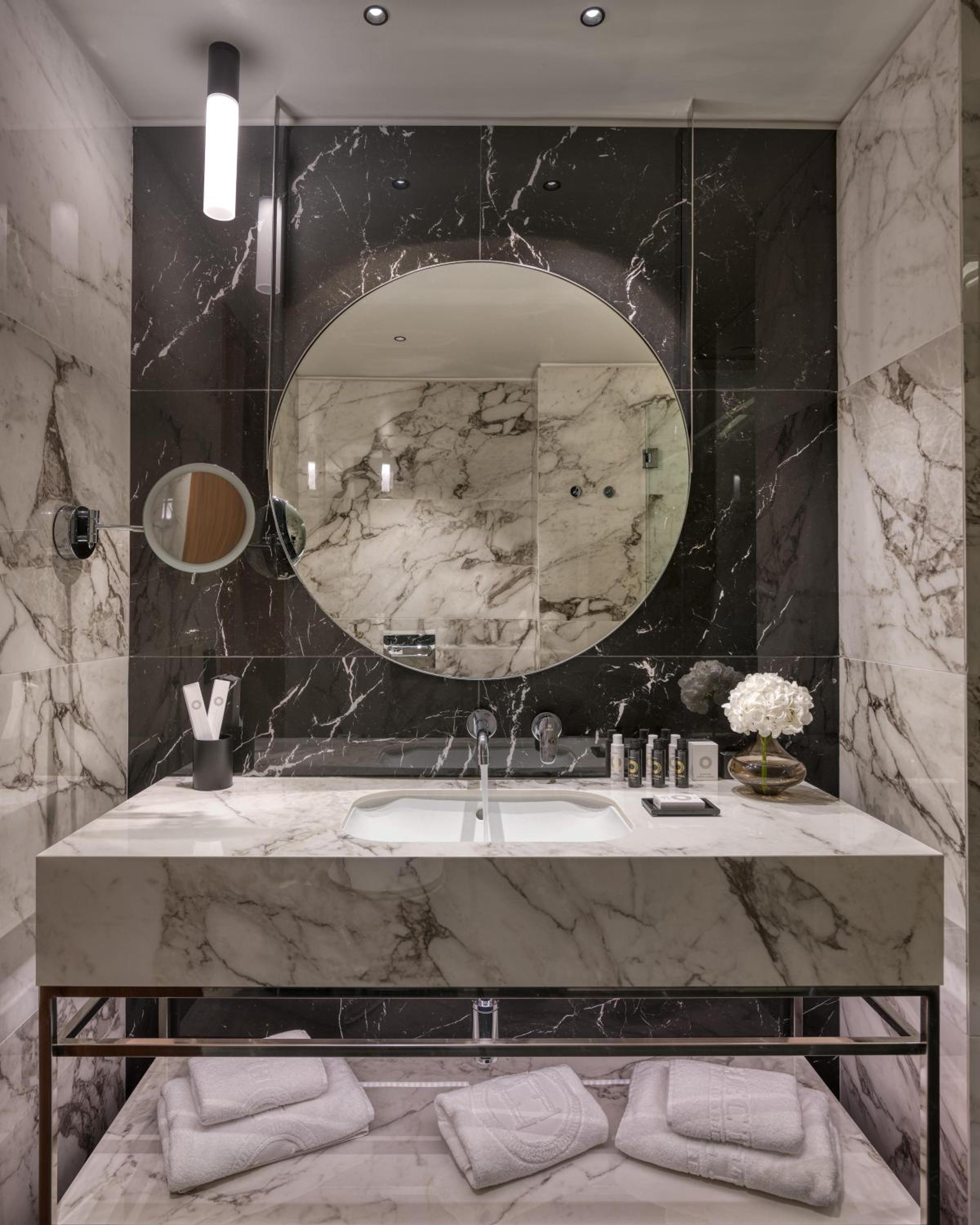 Superior Suite - Photo 2