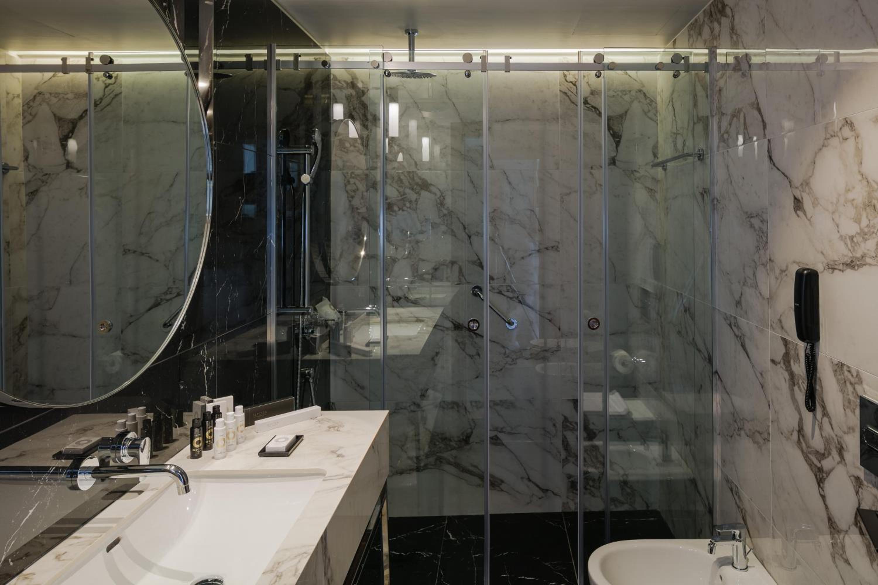 Executive Triple Room with Sea View - Photo 4