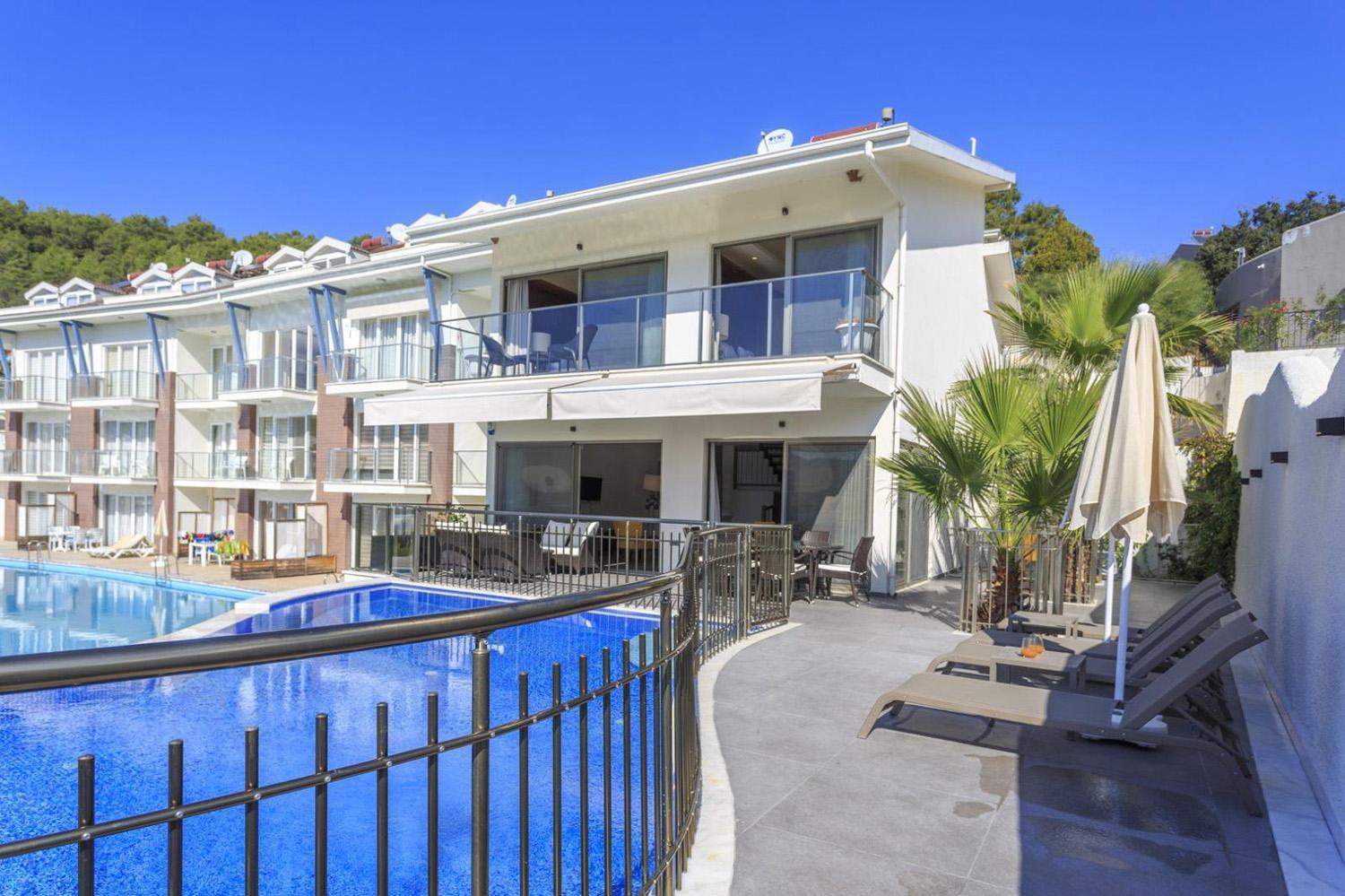 Villa photo 3