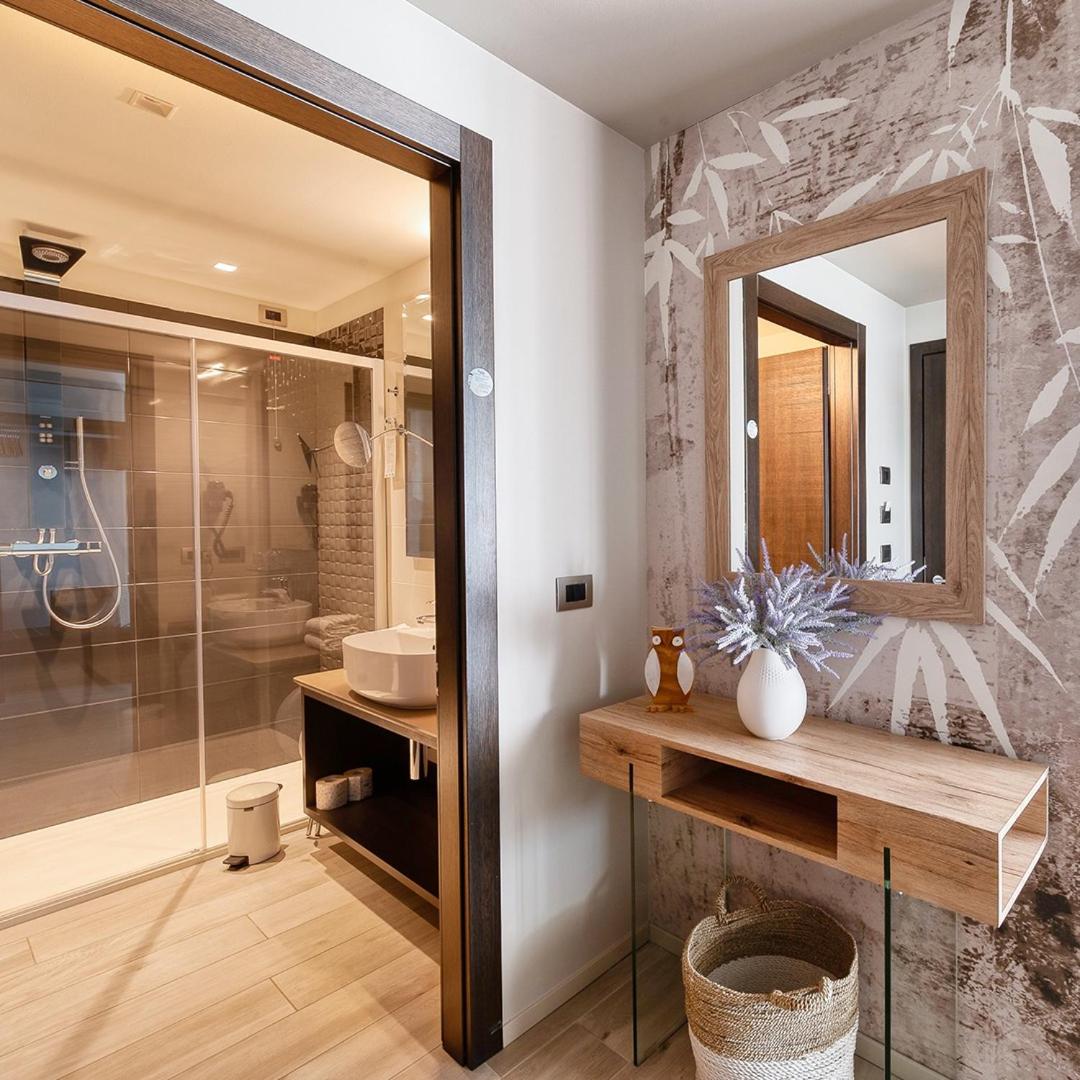 Suite - Photo 2