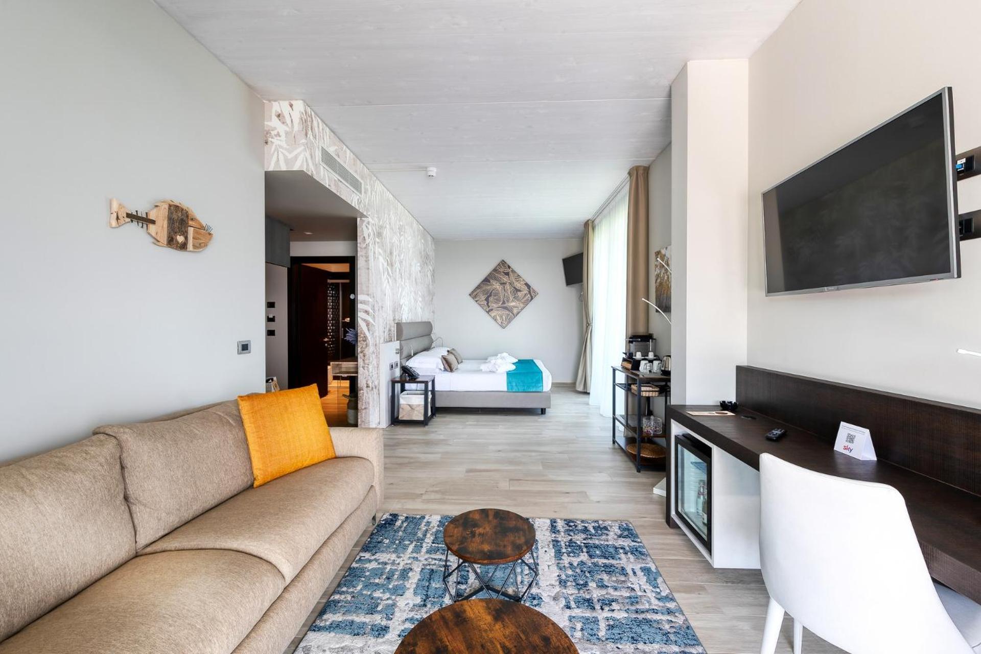 Suite - Photo 5