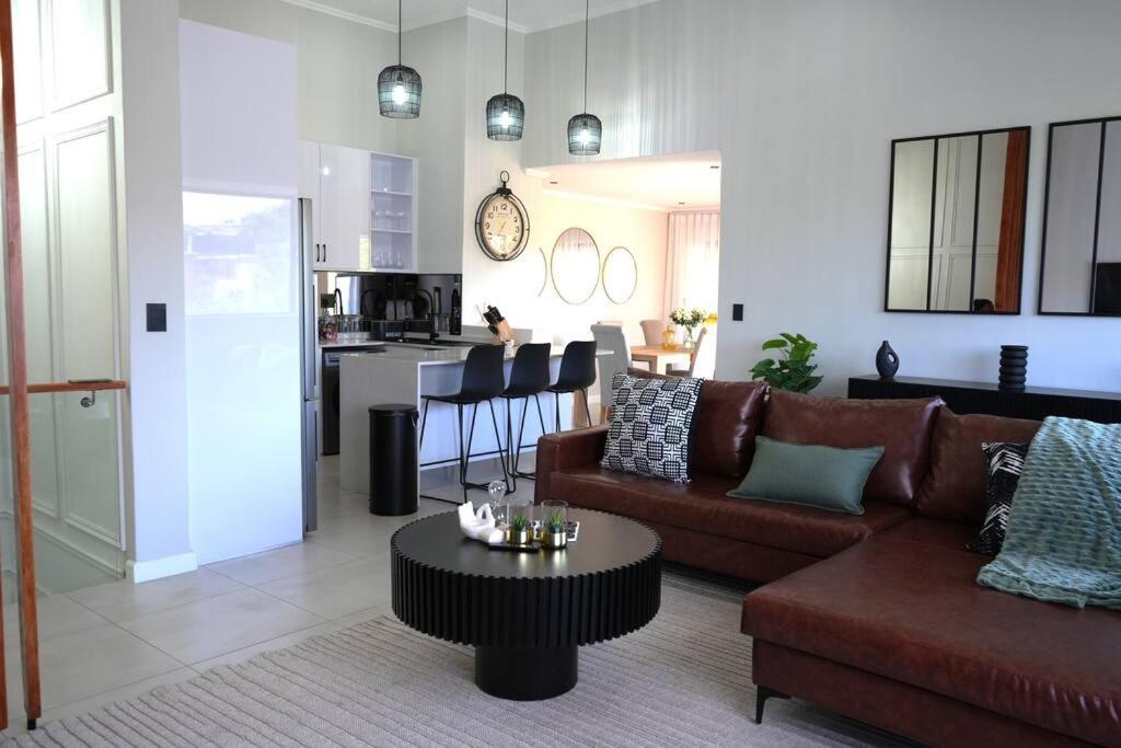 Two-Bedroom Apartment with Balcony photo 1