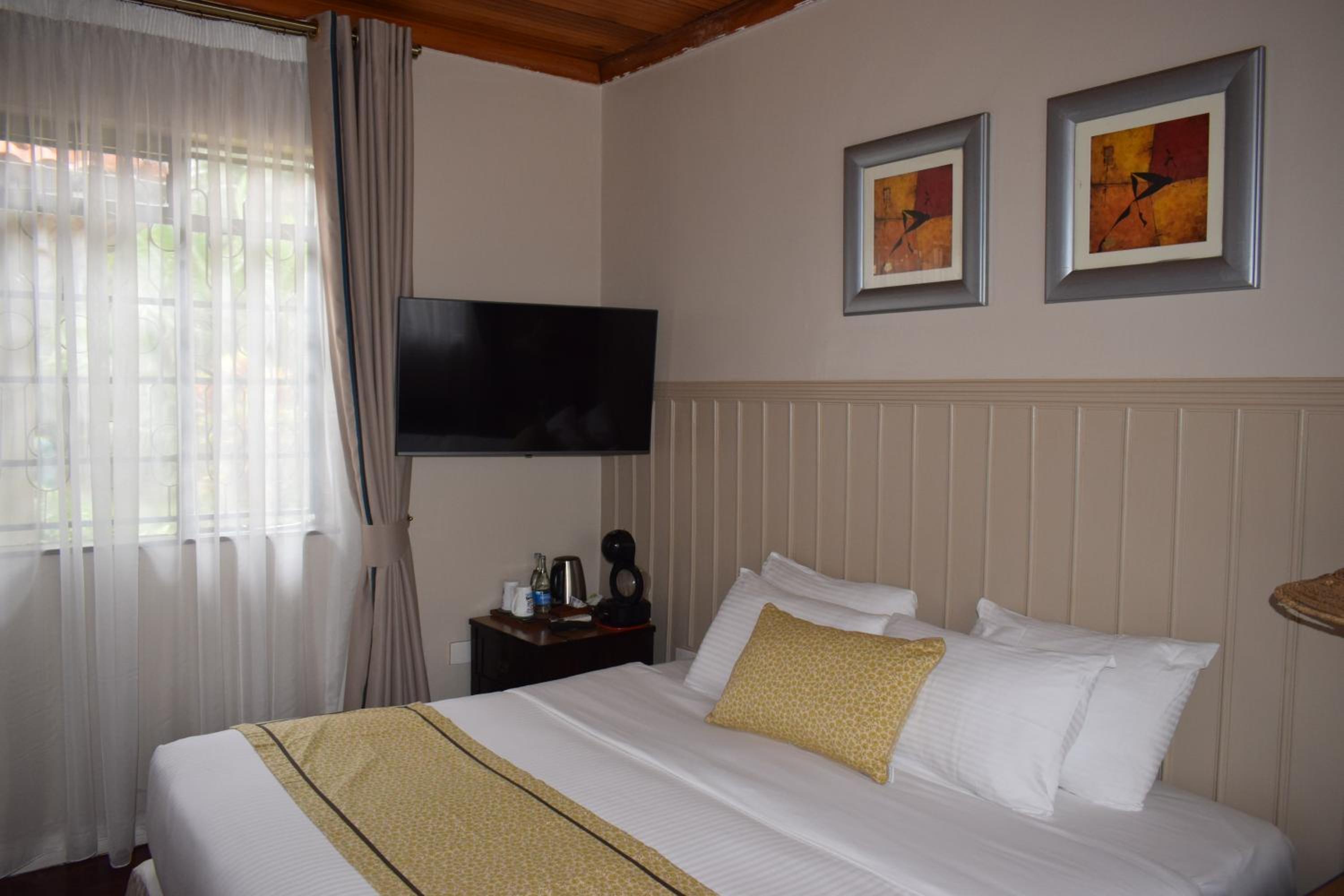 Superior Deluxe Double or Twin Room  photo 1