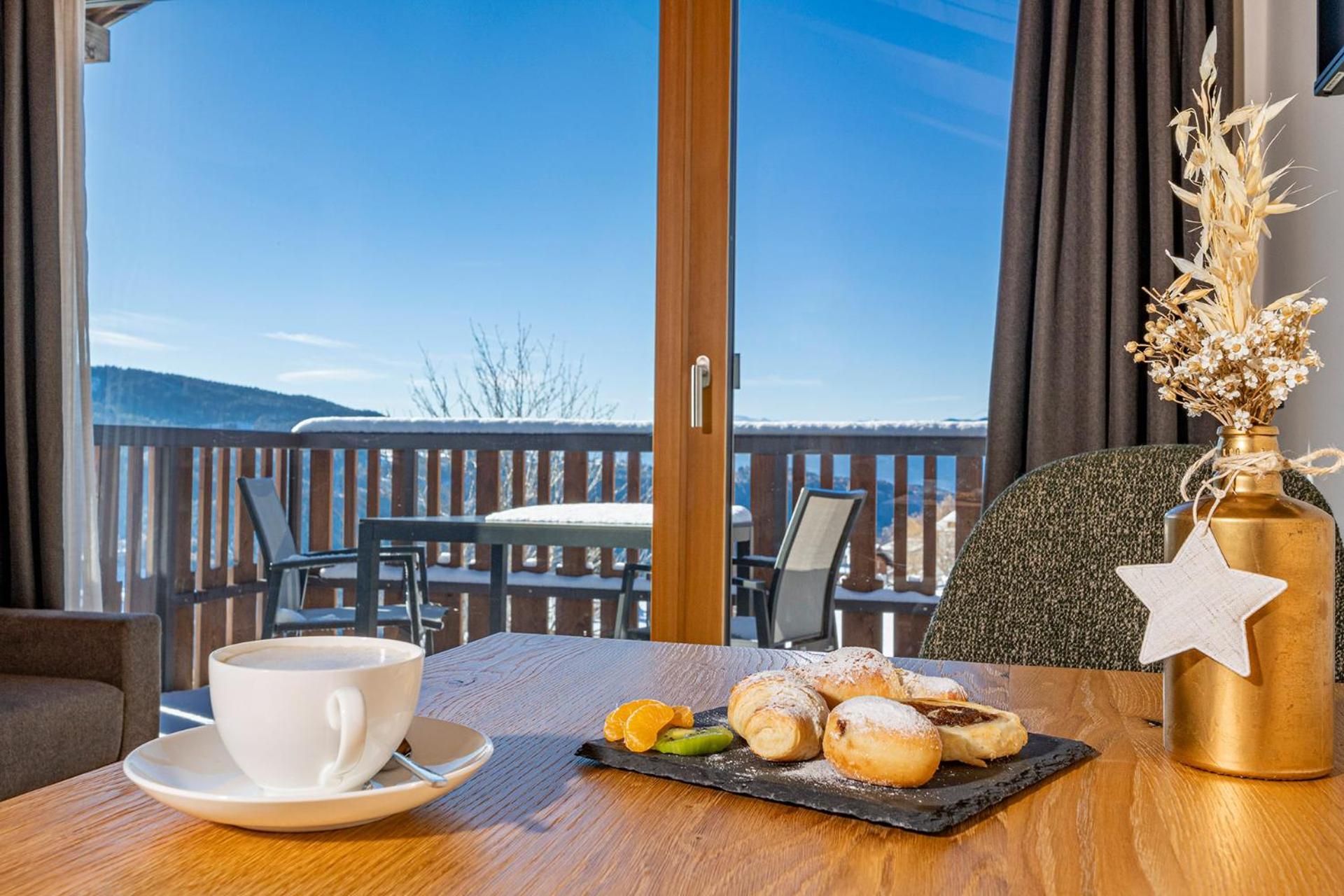 Superior One-Bedroom Apartment with Balcony - Photo 6