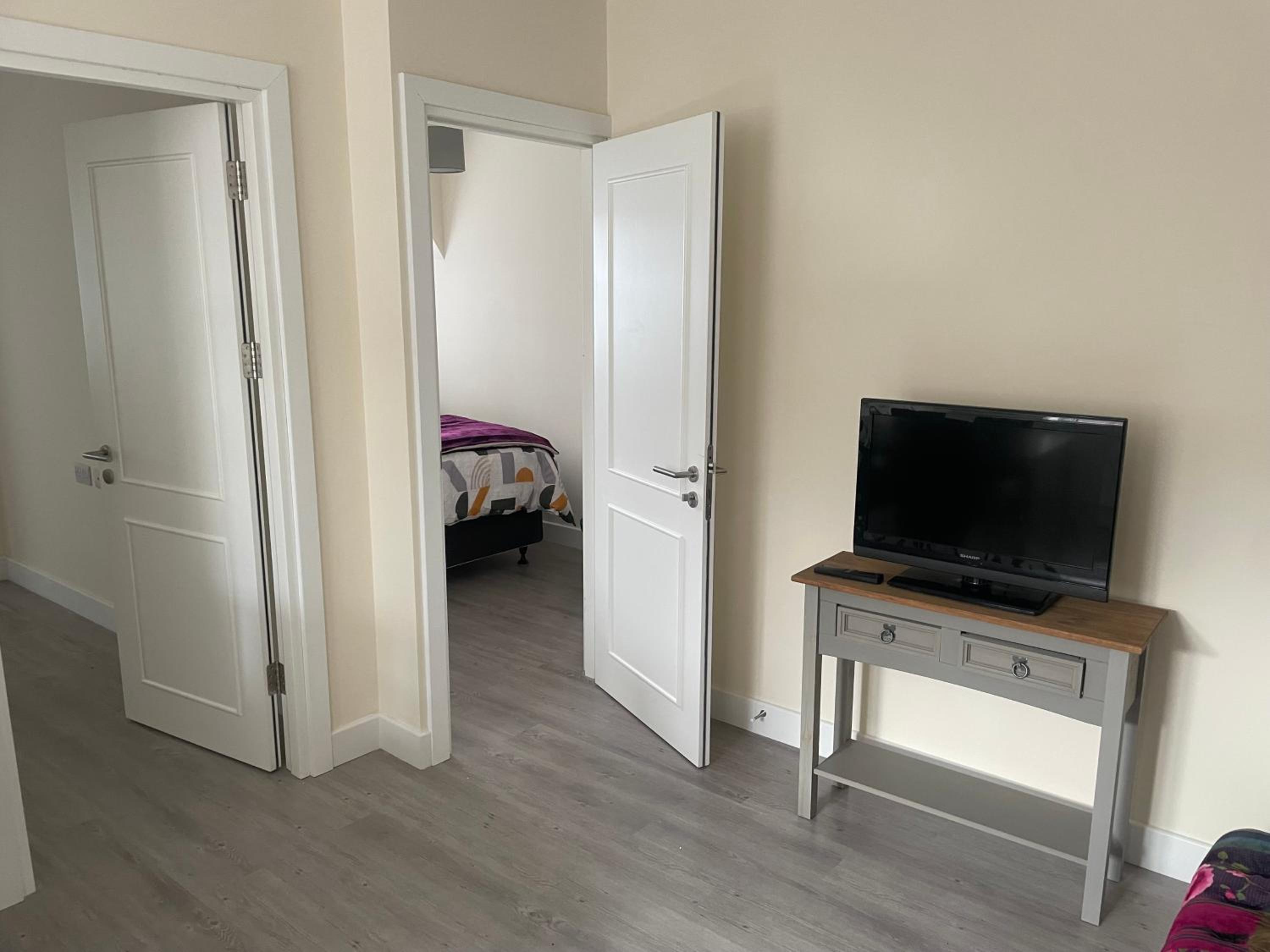 Two-Bedroom Standard Apartment photo 2