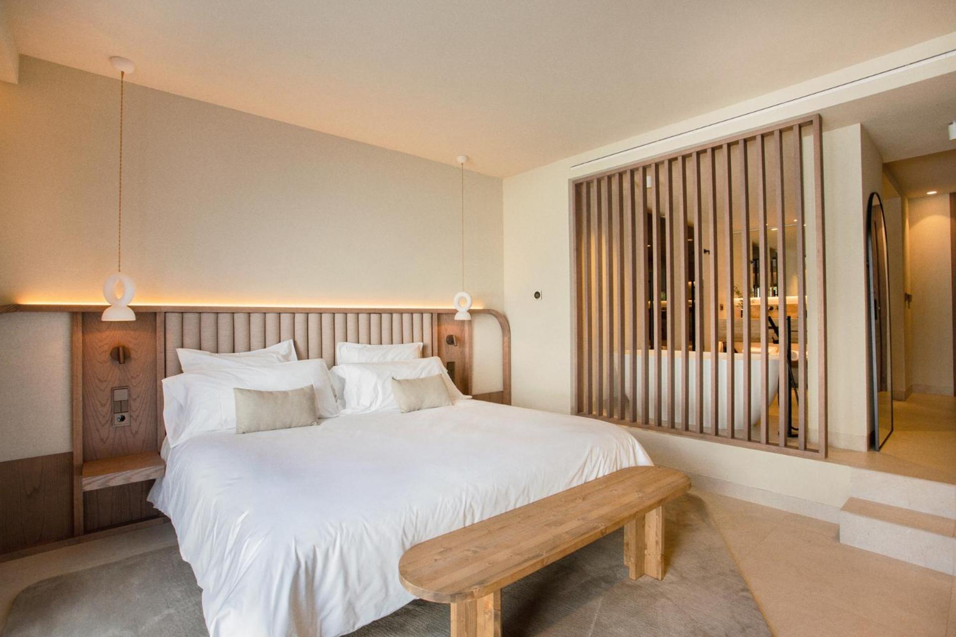 Junior Suite with Plunge Pool - Photo 4