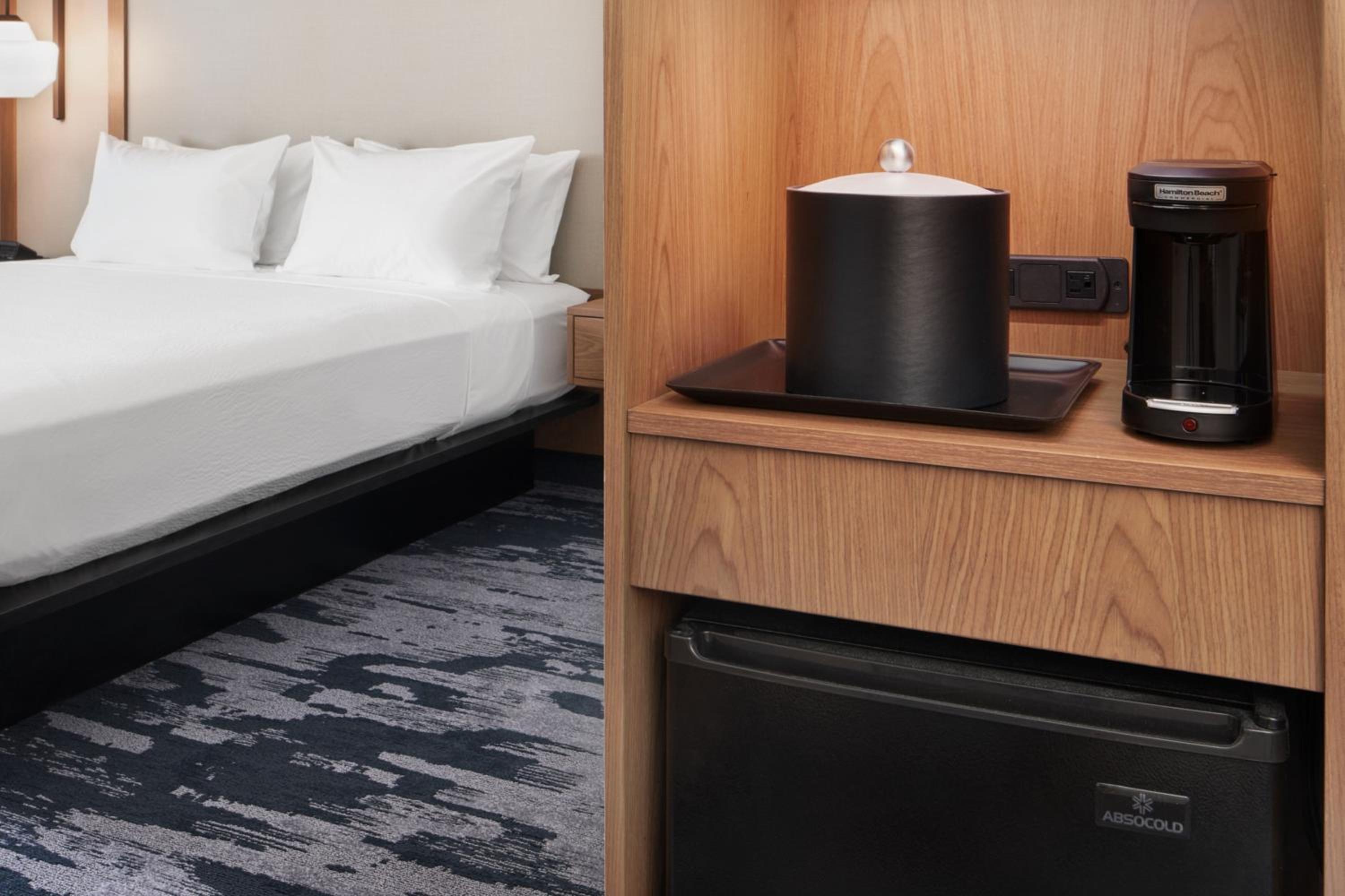Standard King Room - Photo 4