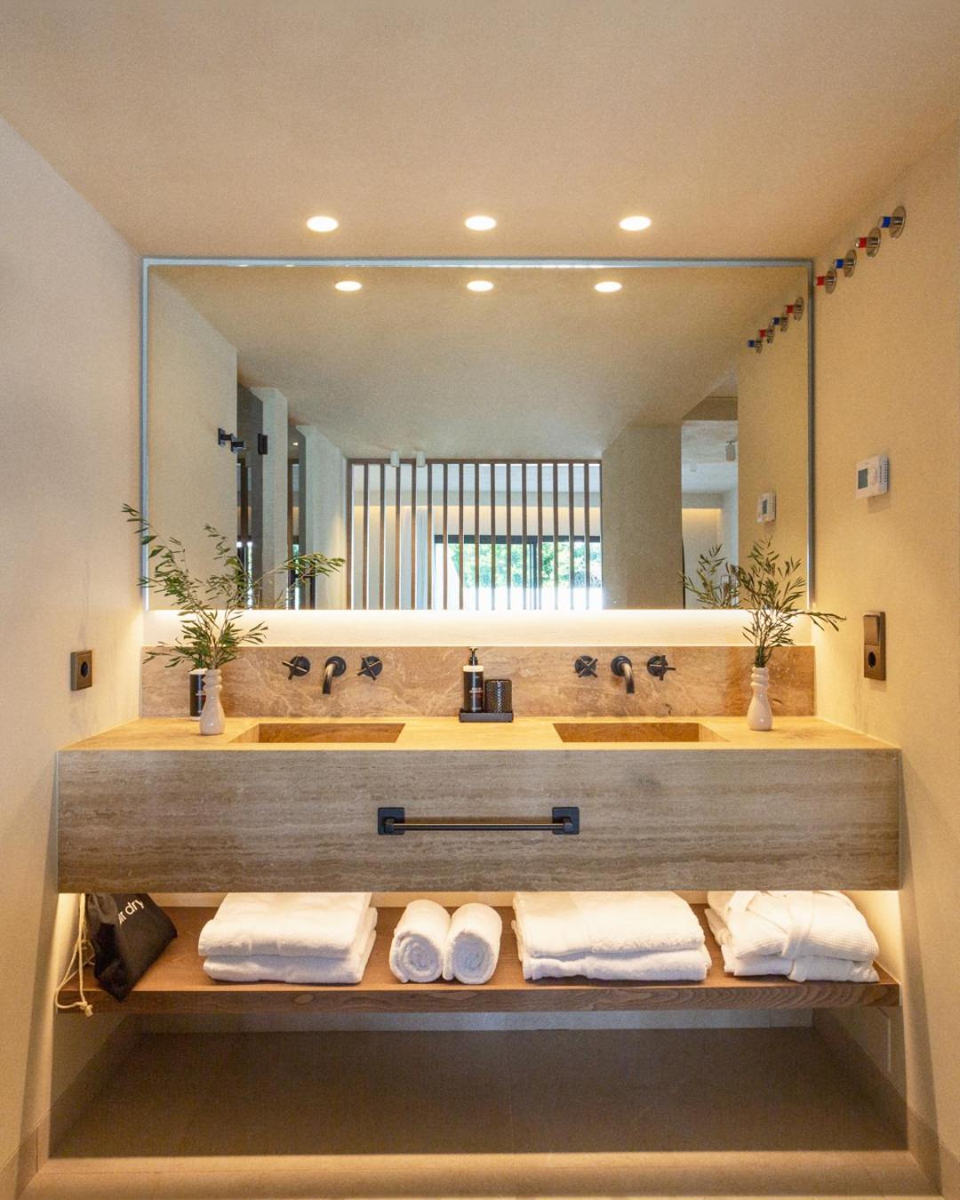 Junior Suite with Plunge Pool - Photo 9
