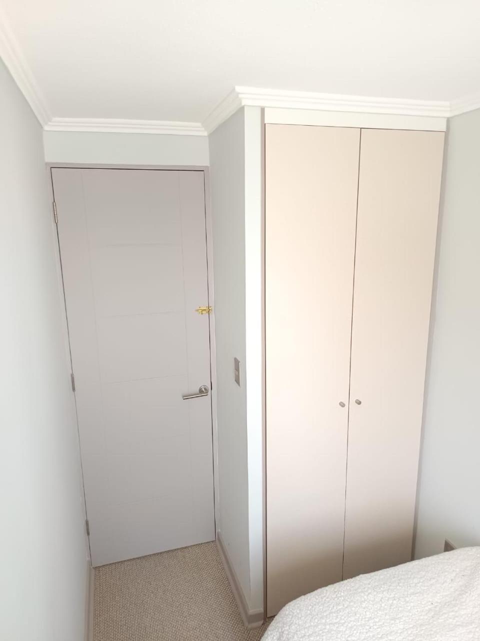 Single Room With Private Bathroom photo 1