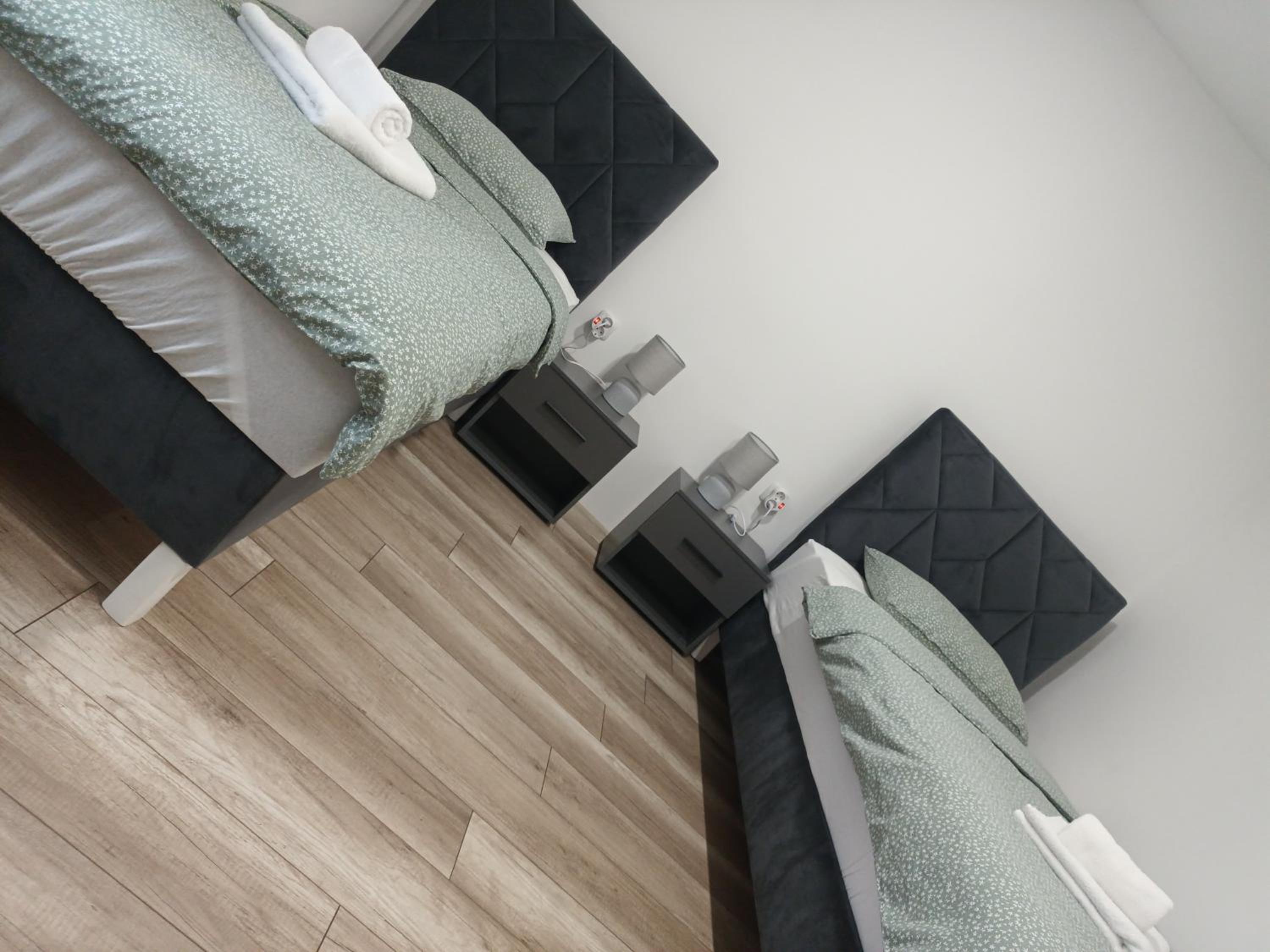 Twin Room with Private Bathroom photo 3