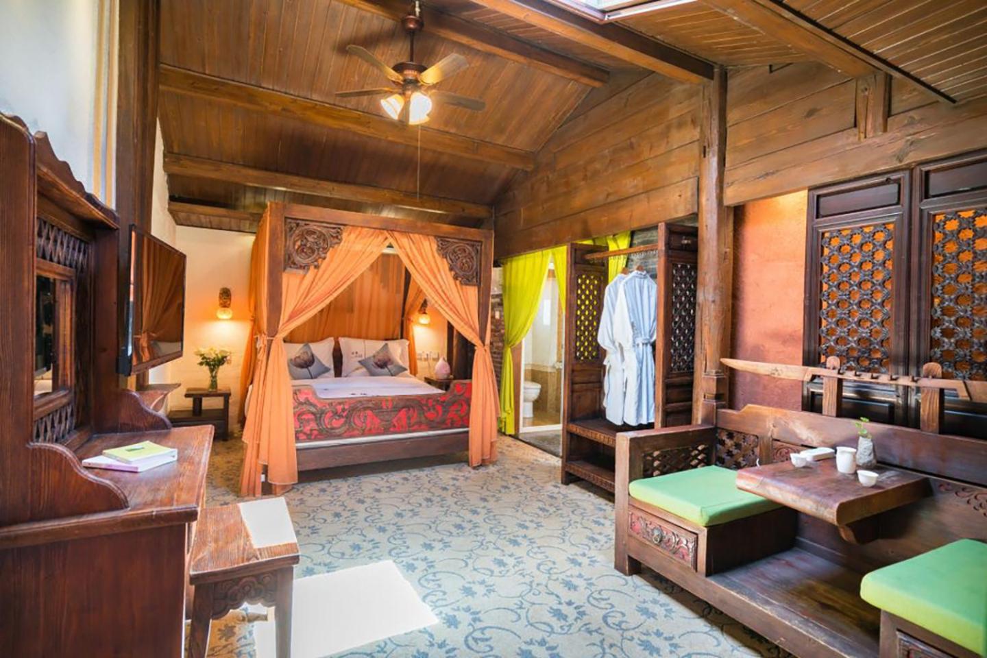 Standard Queen Room