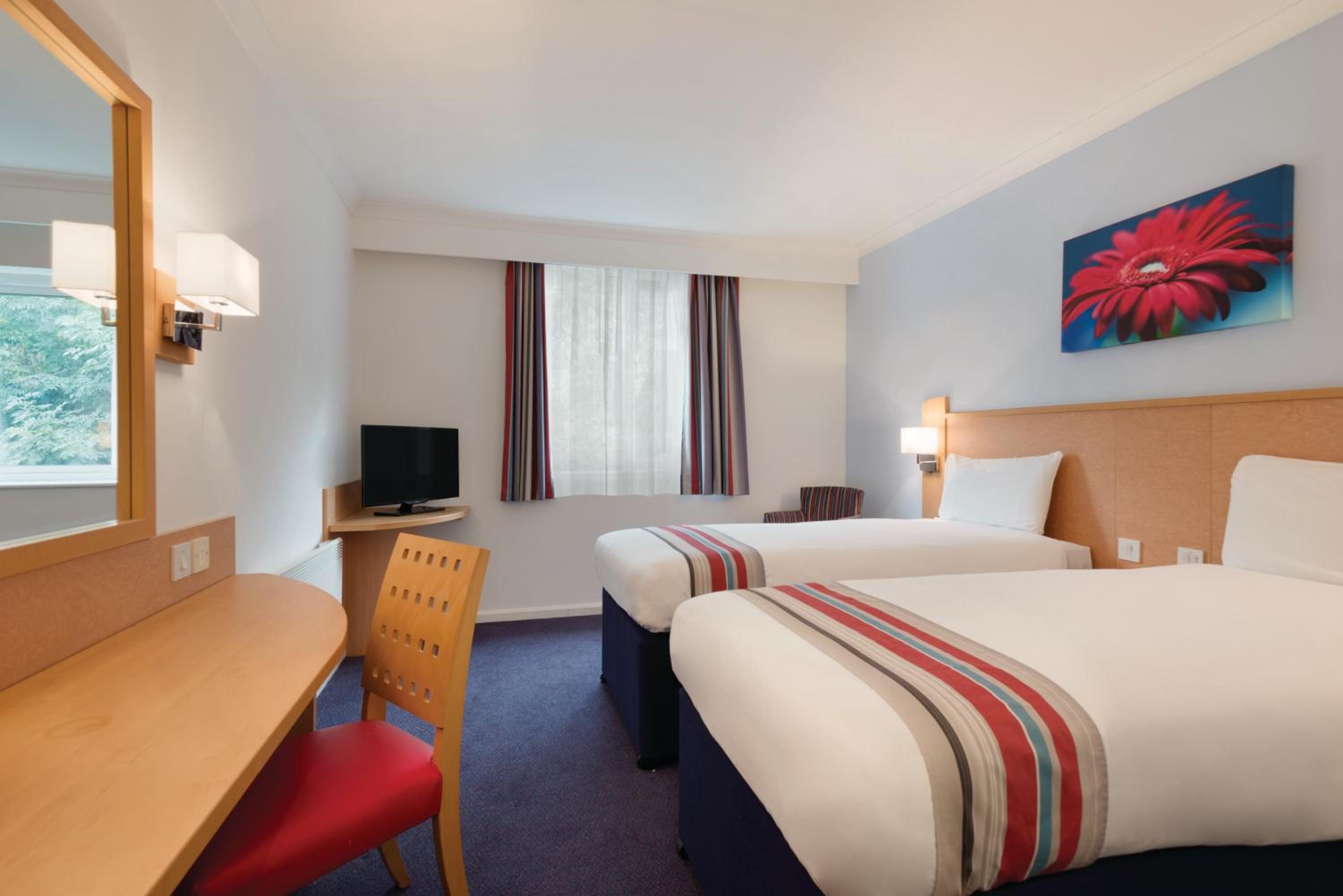 Twin Room - Non Smoking - Photo 4