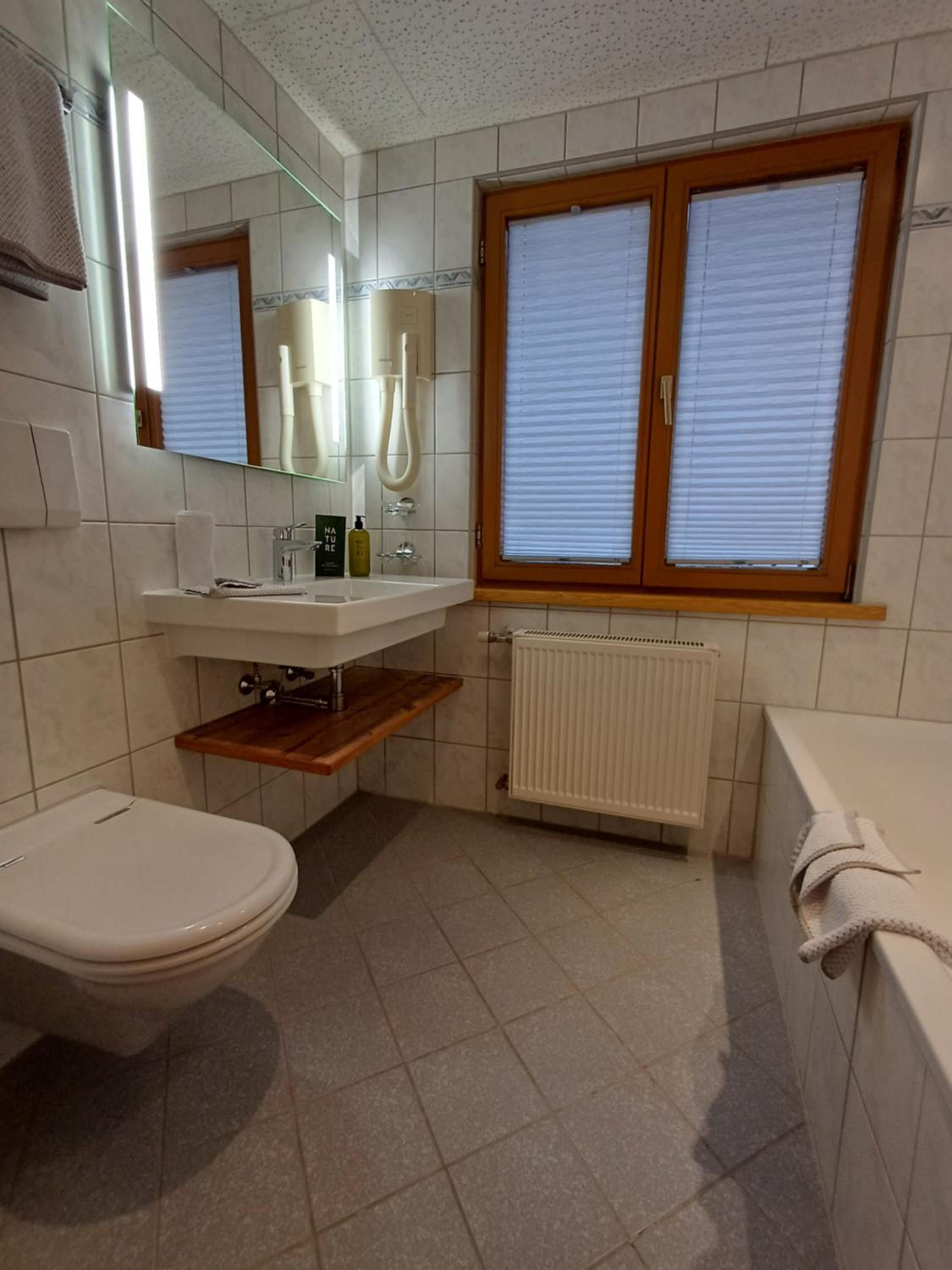 Budget Double Room photo 3