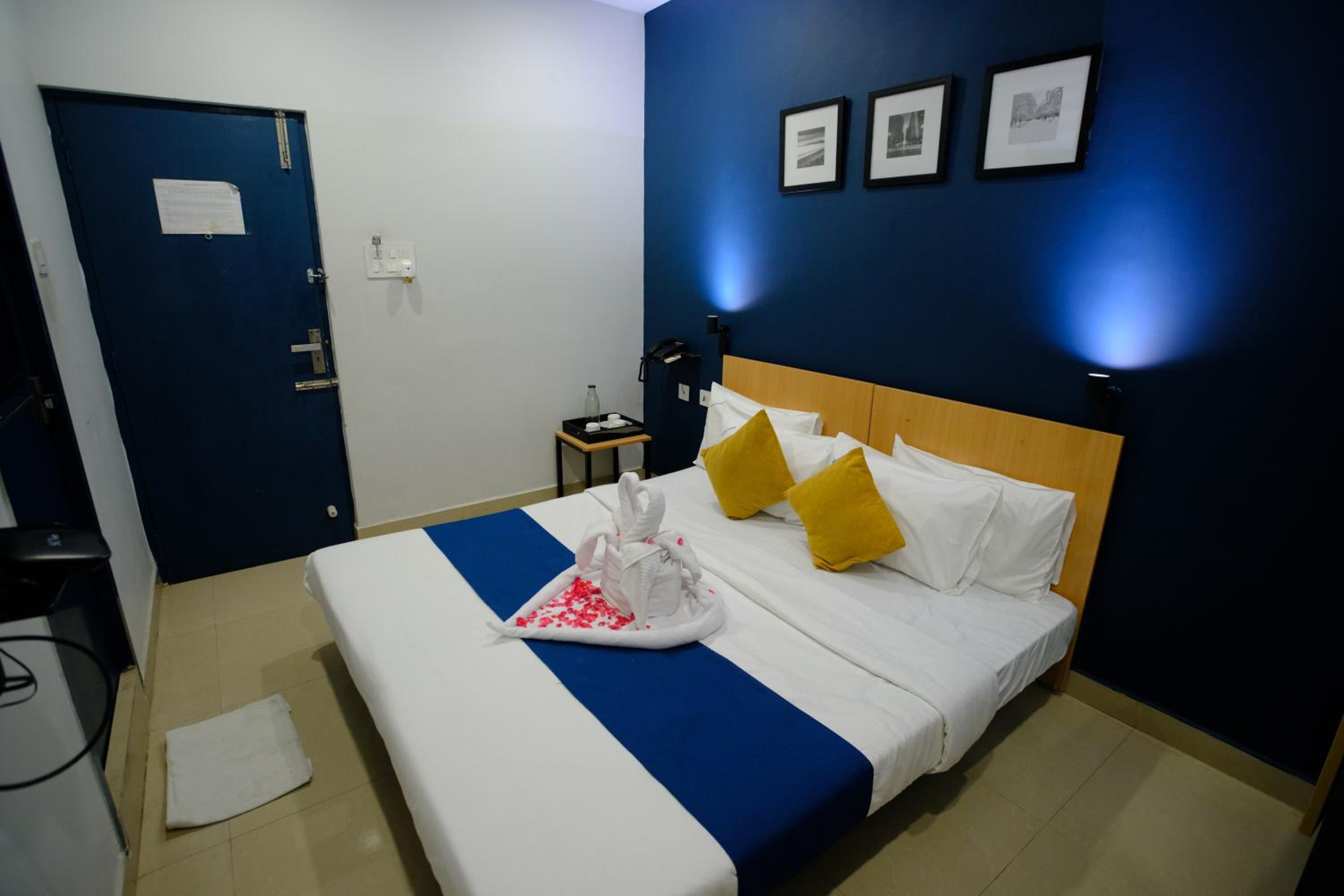 Deluxe Double Room - Photo 15