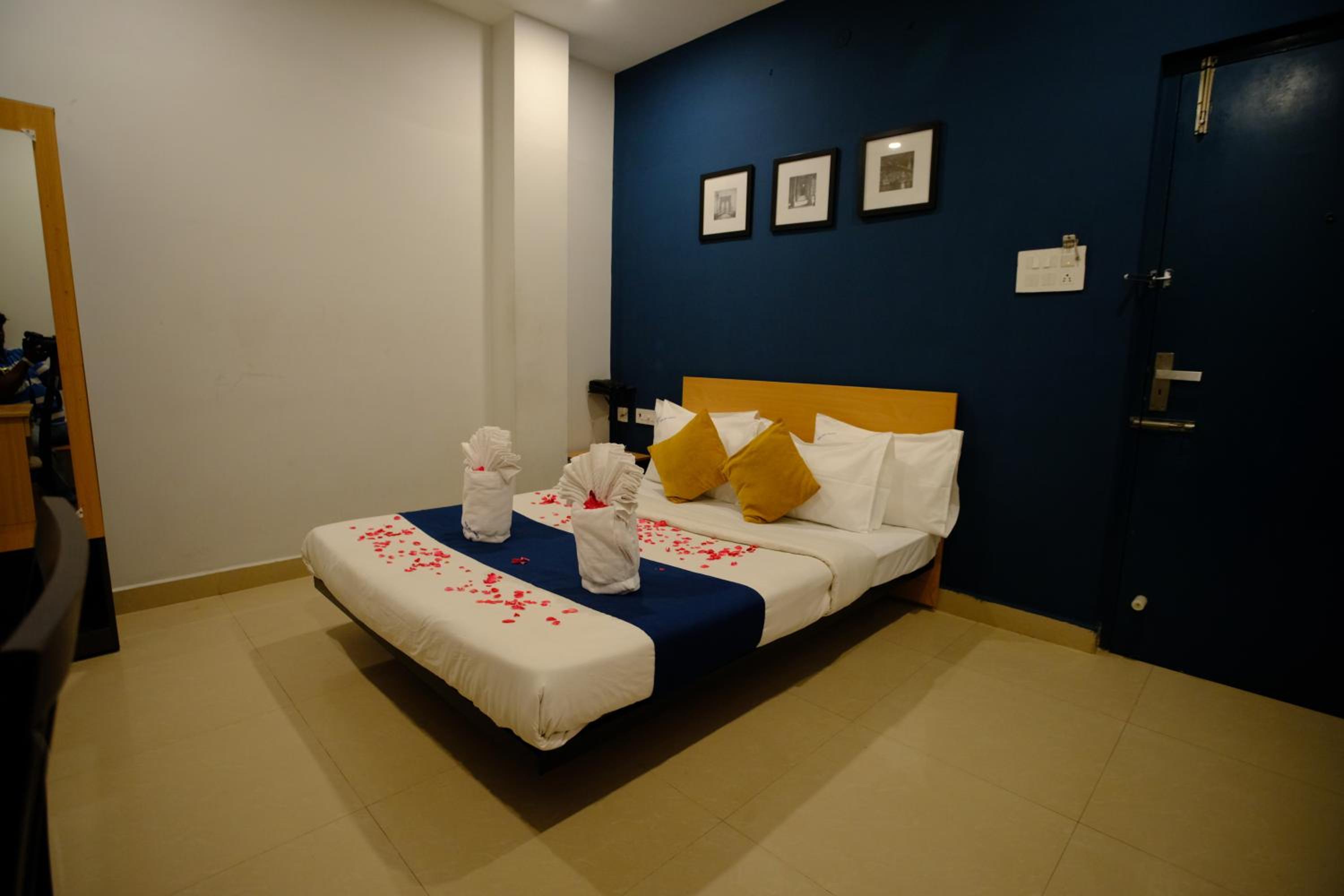 Deluxe Double Room - Photo 10