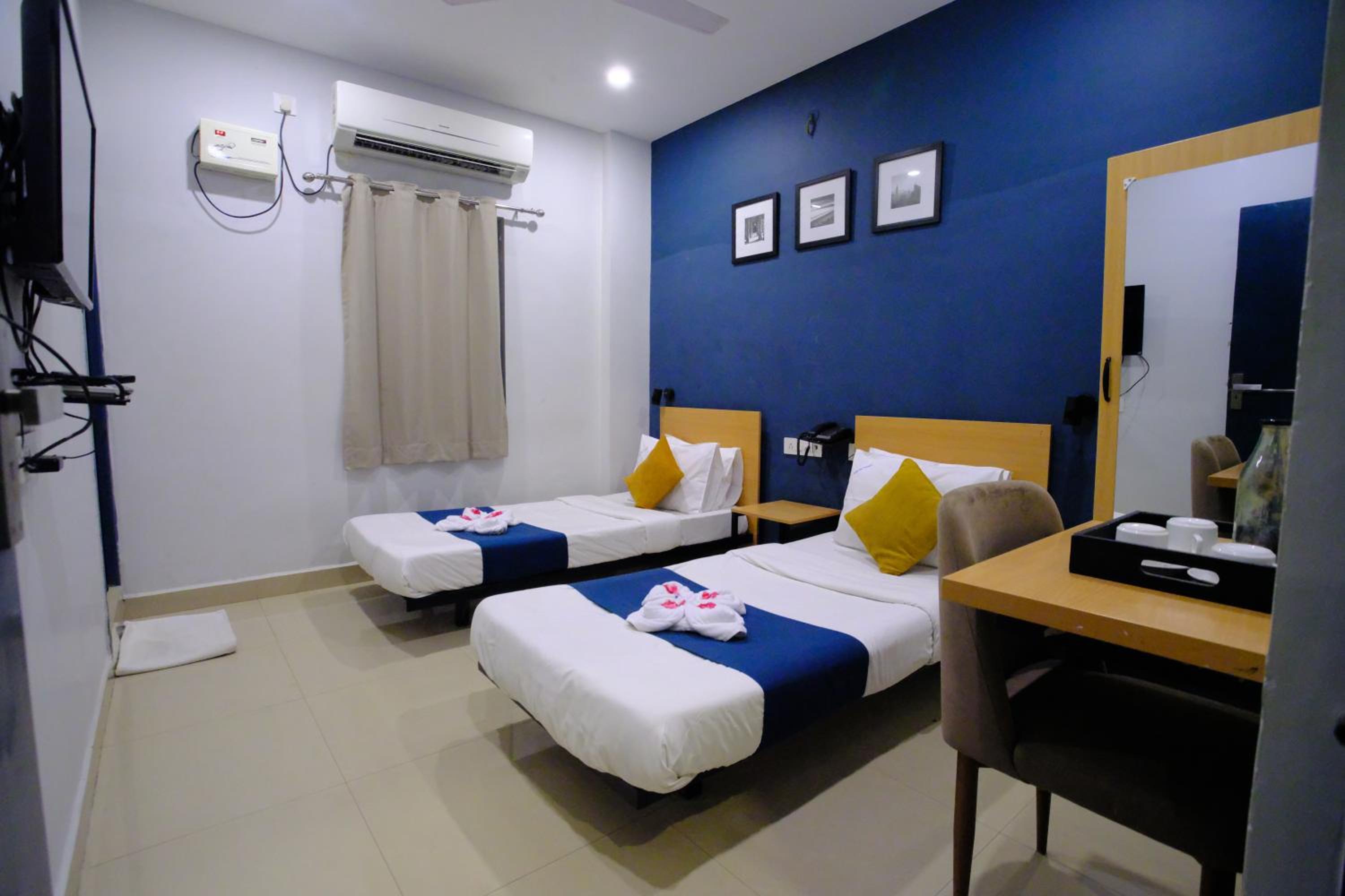 Deluxe Double Room - Photo 8