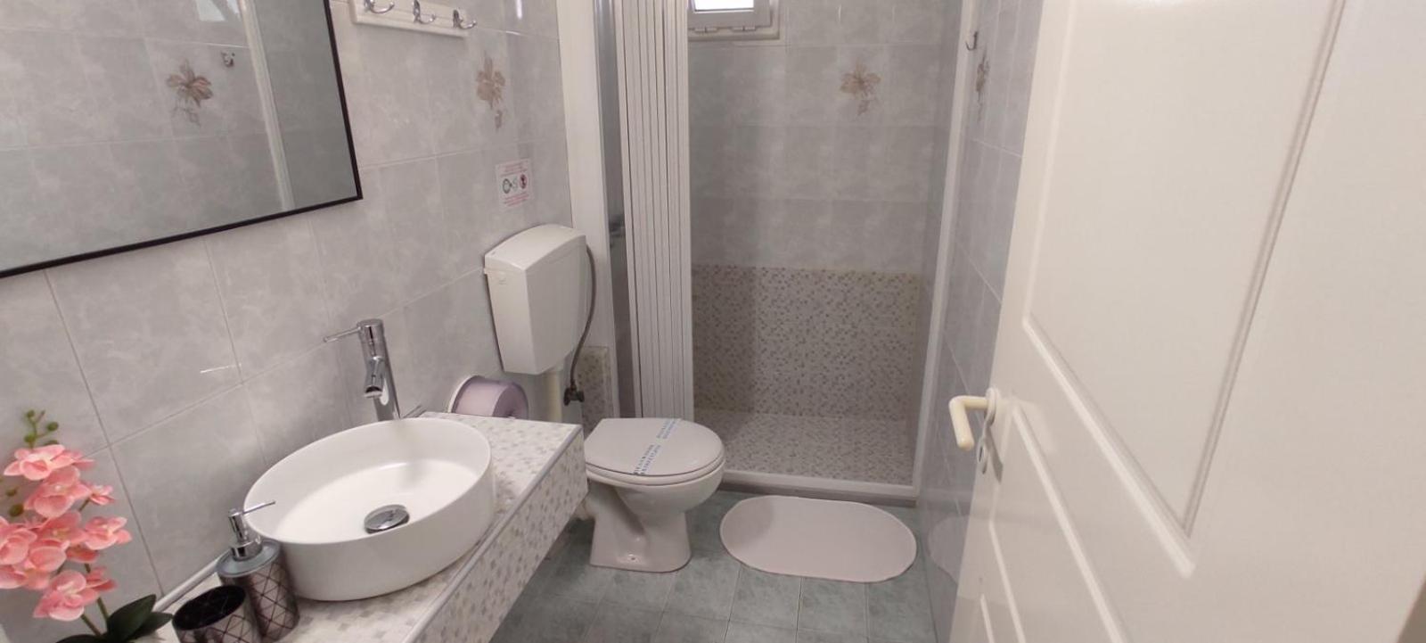 Double Room with Sea View - Photo 12