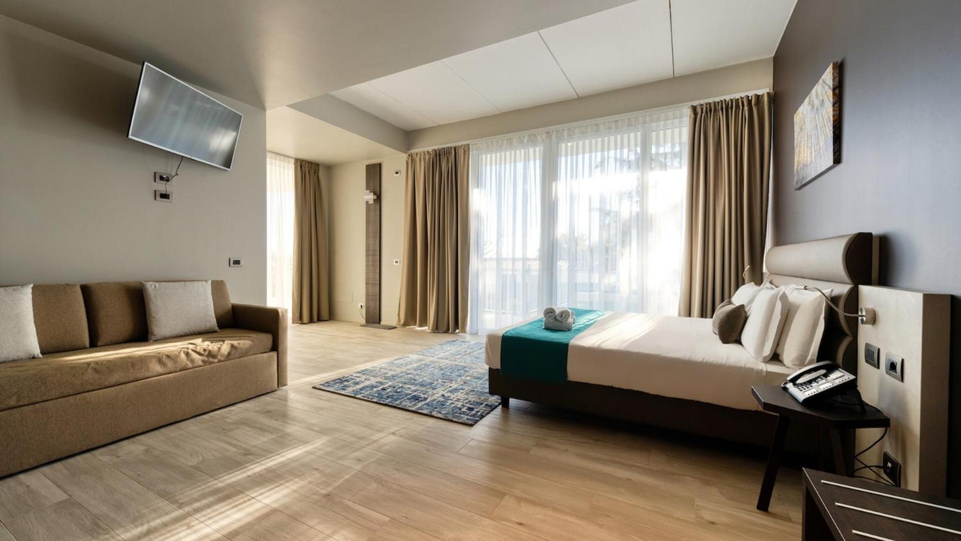 Deluxe Room - Photo 1