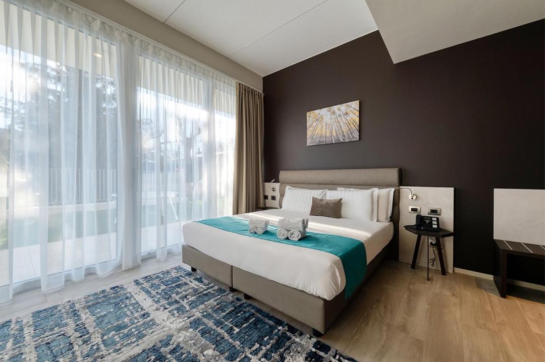 Deluxe Room - Photo 2