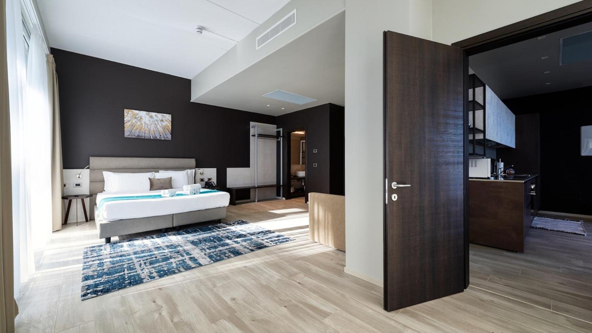 Deluxe Room - Photo 3