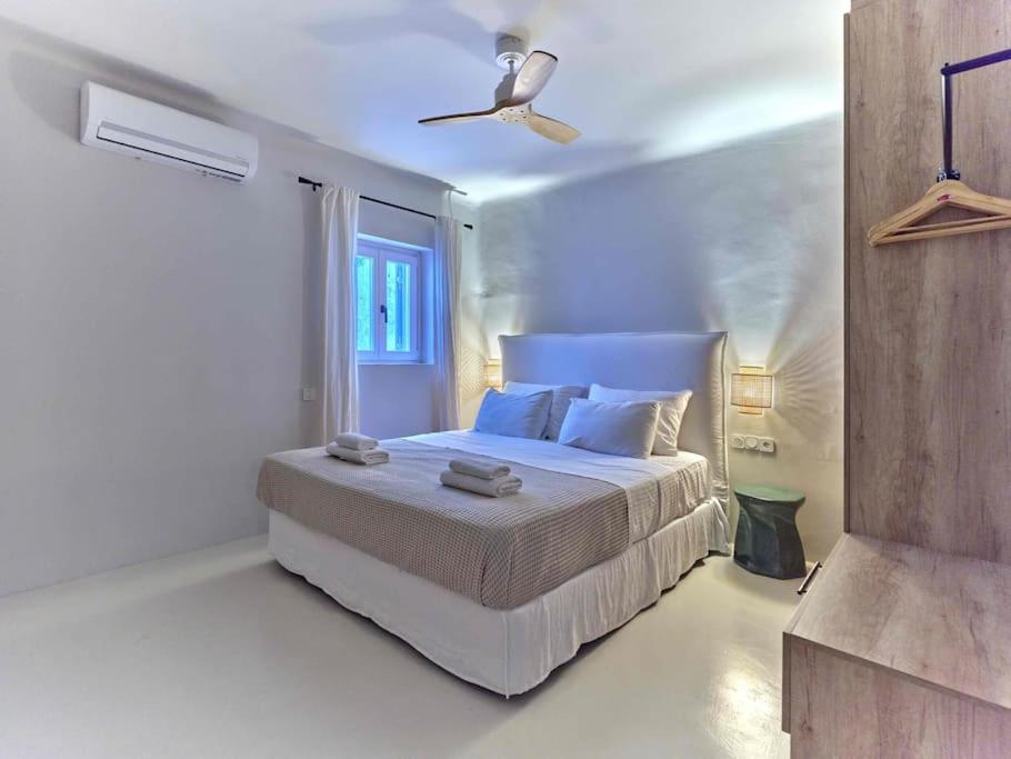 Villa photo 1