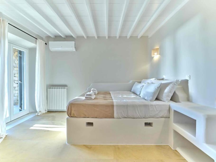 Villa photo 2