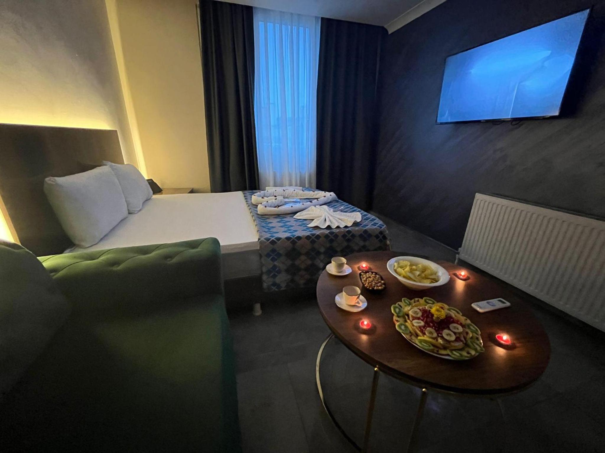 Deluxe Double Room with Bath photo 2
