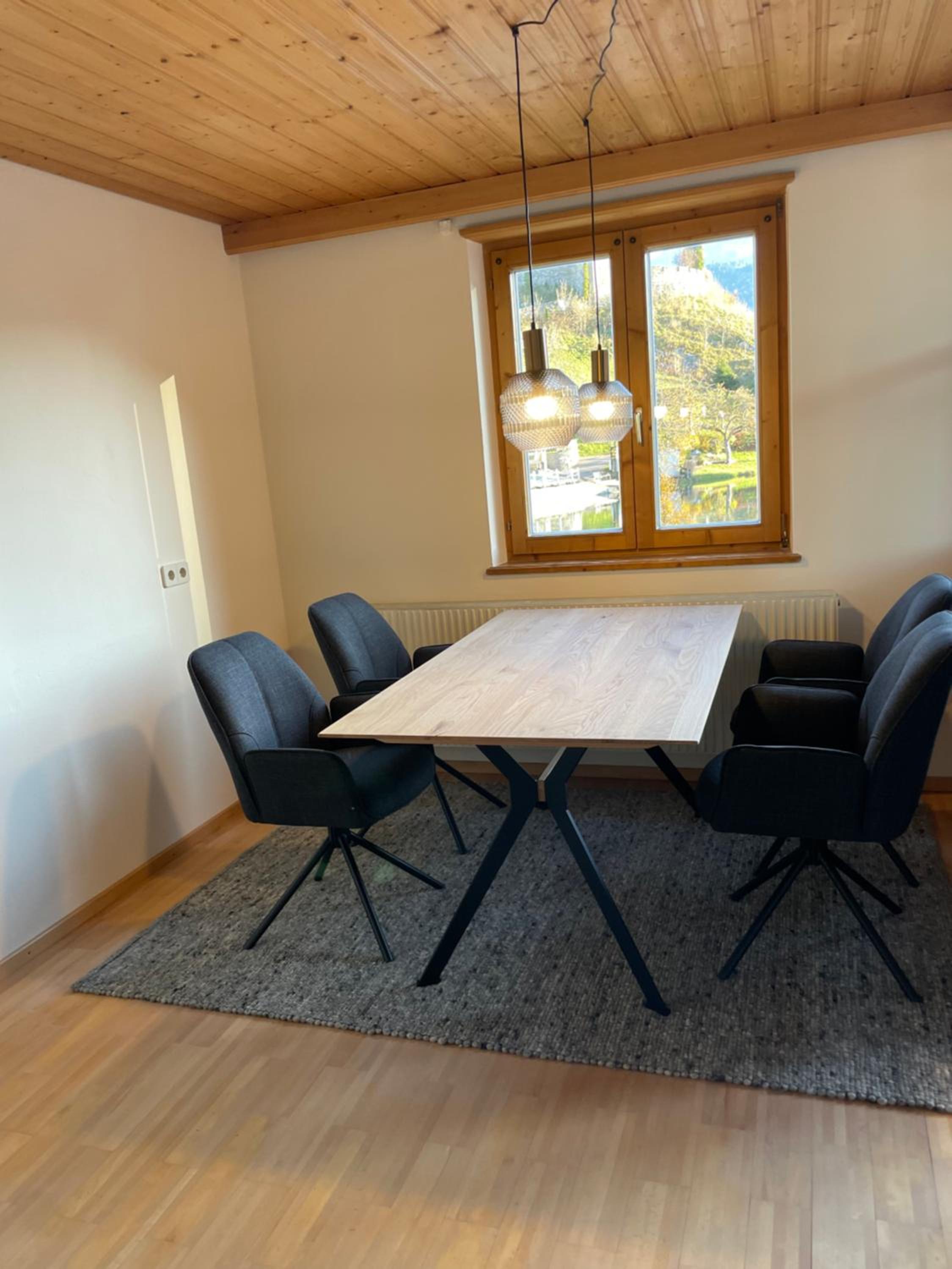 One-Bedroom Apartment with Lake View photo 2