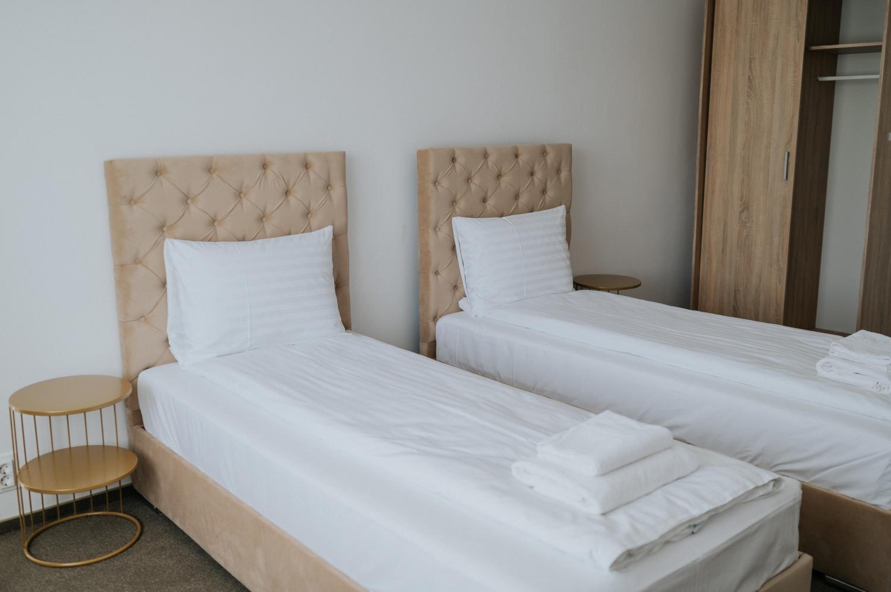 Twin Room With Private Bathroom photo 1