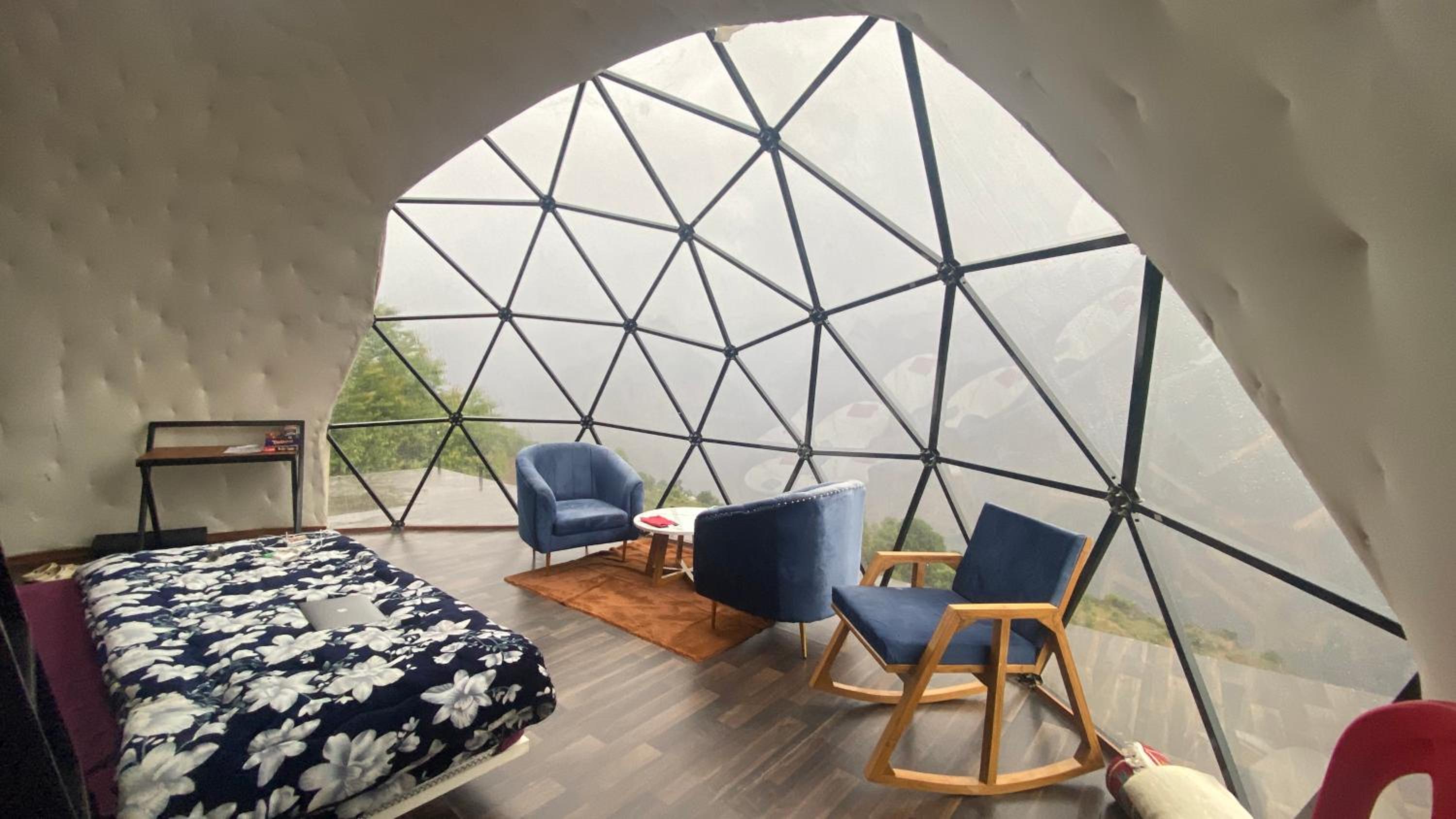 Family Room with Mountain View - Photo 9