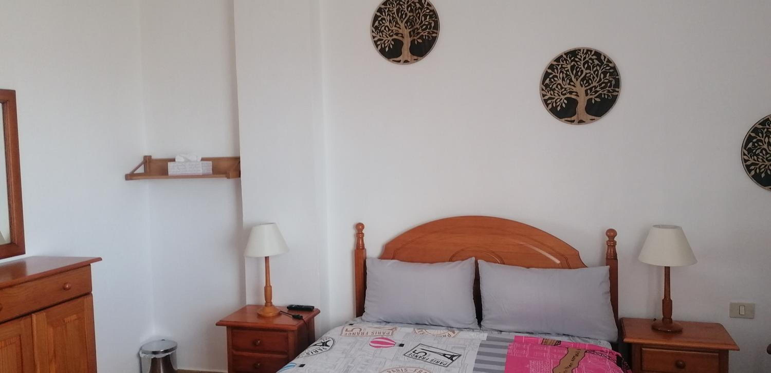 Queen Room with Balcony - Photo 2