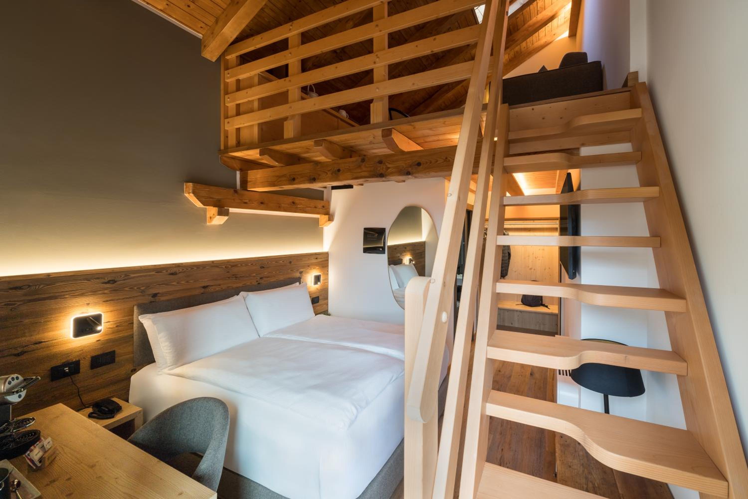 Junior Suite with Balcony photo 3