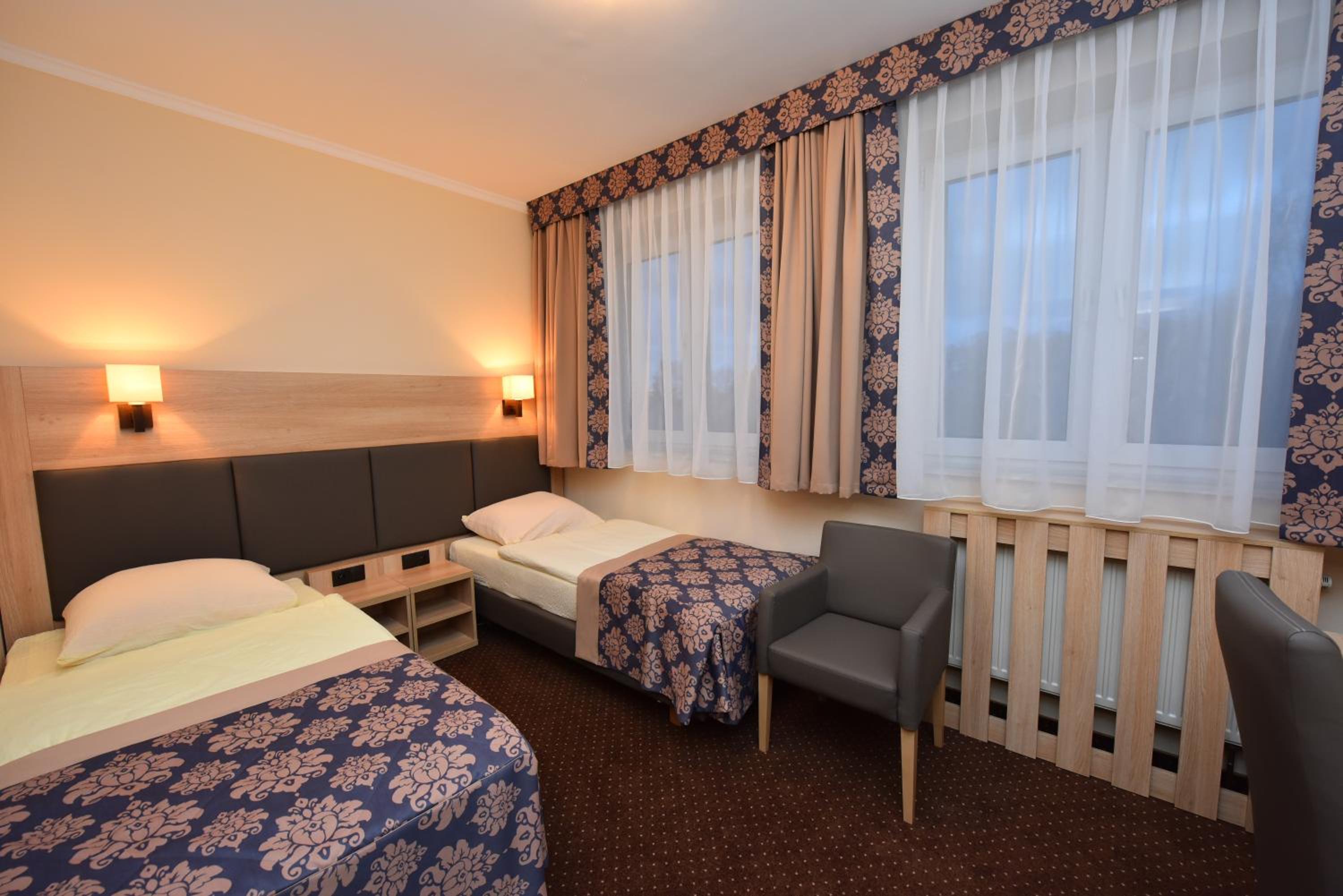 Twin Room - Photo 4