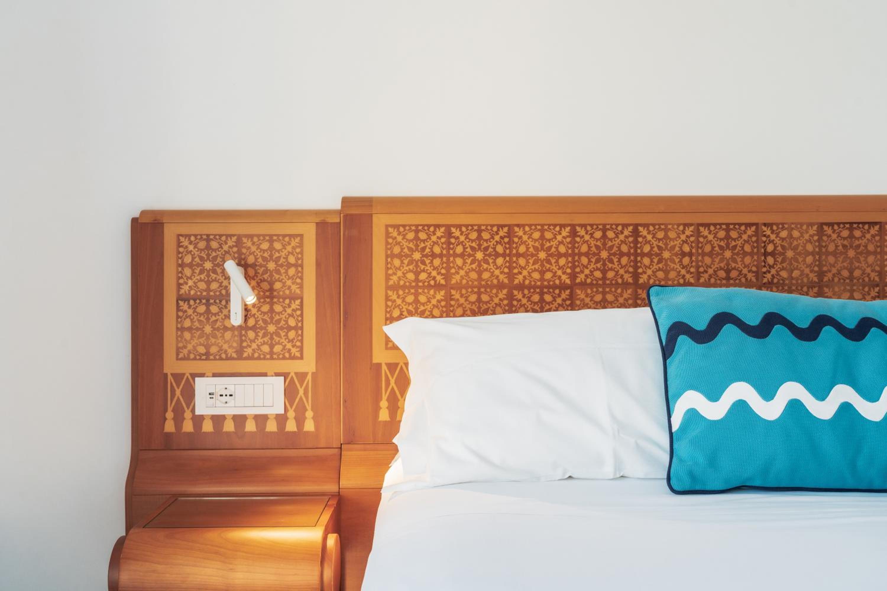 Standard Double or Twin Room with Balcony - Photo 5