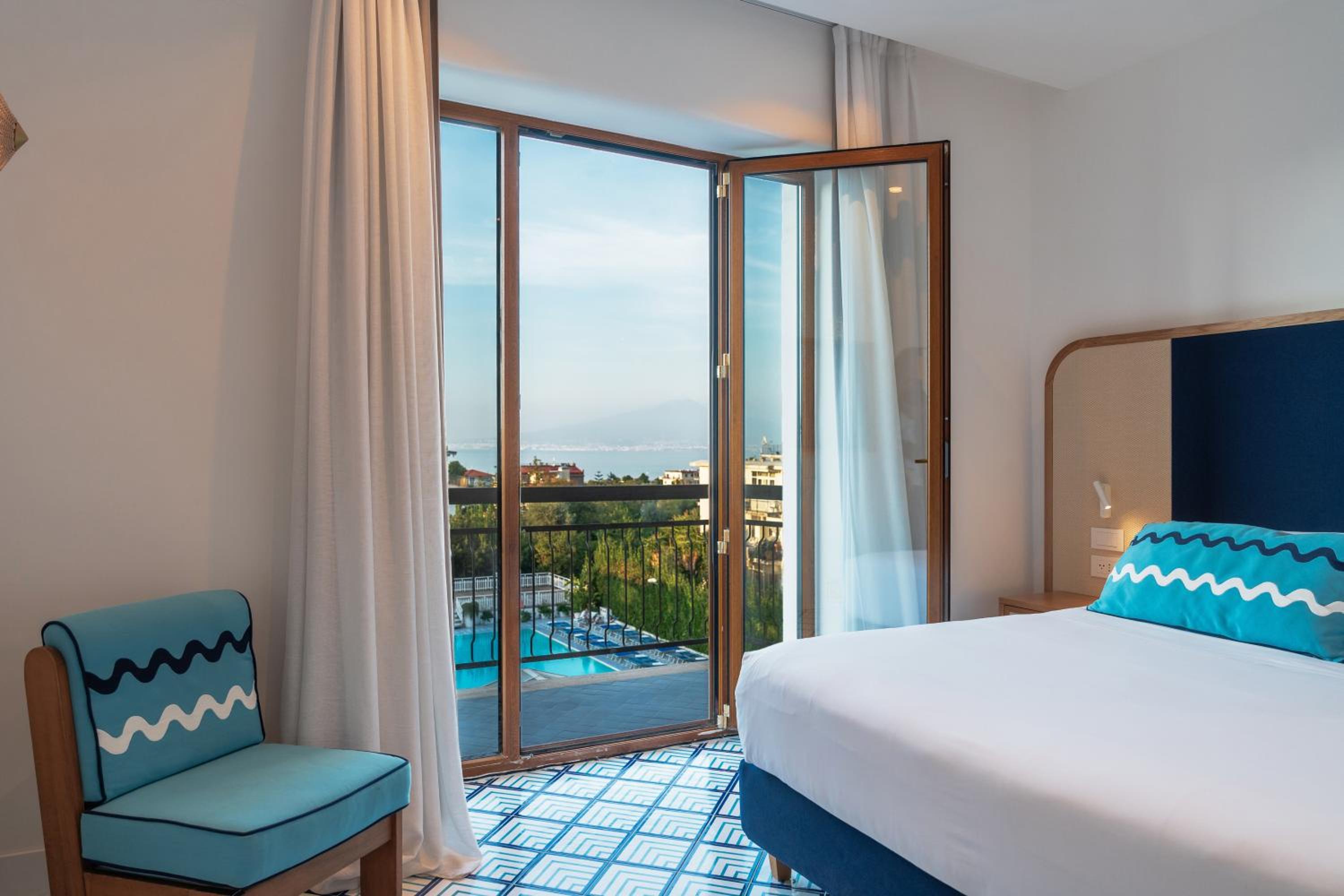 Superior Double or Twin Room with Balcony - Photo 8