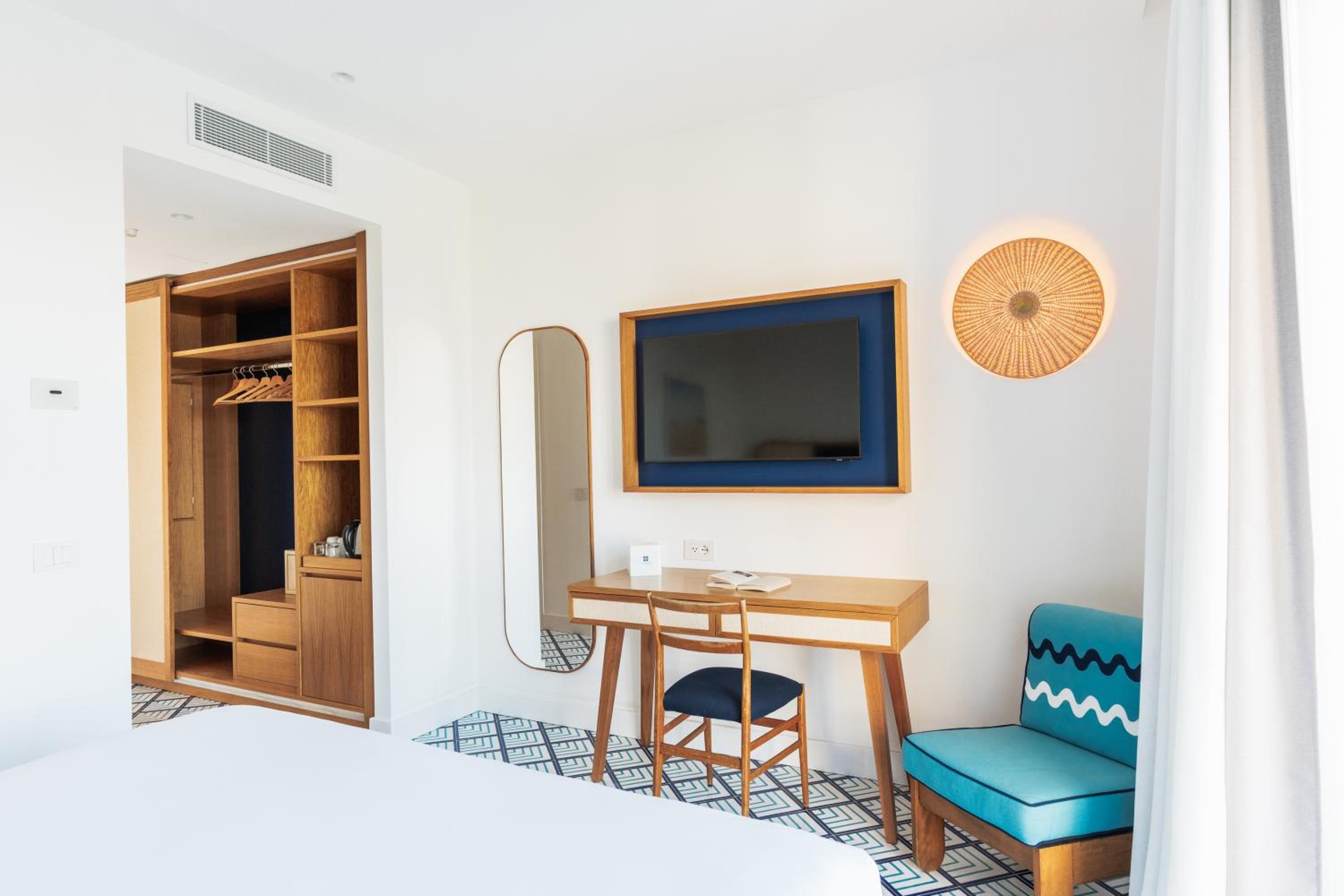 Superior Double or Twin Room with Balcony - Photo 6