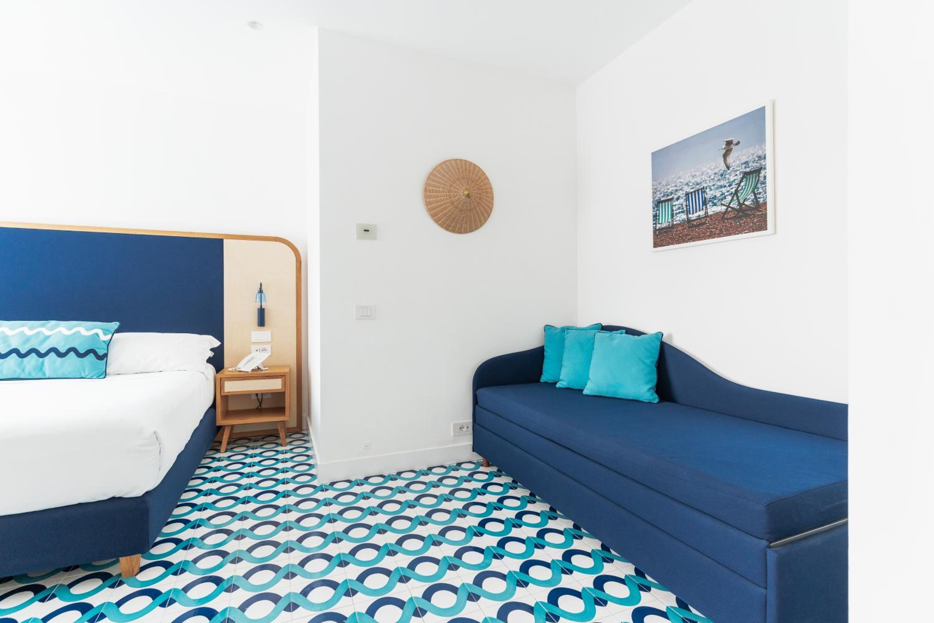 Deluxe Double or Twin Room - Photo 9