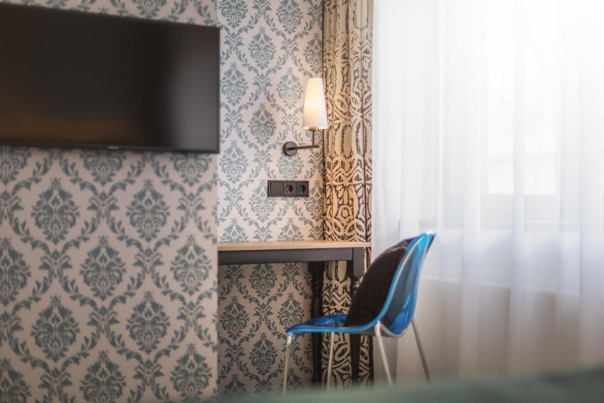 Cozy Queen Room - Photo 4