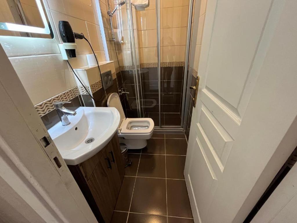 Standard Double Or Twin Room photo 2