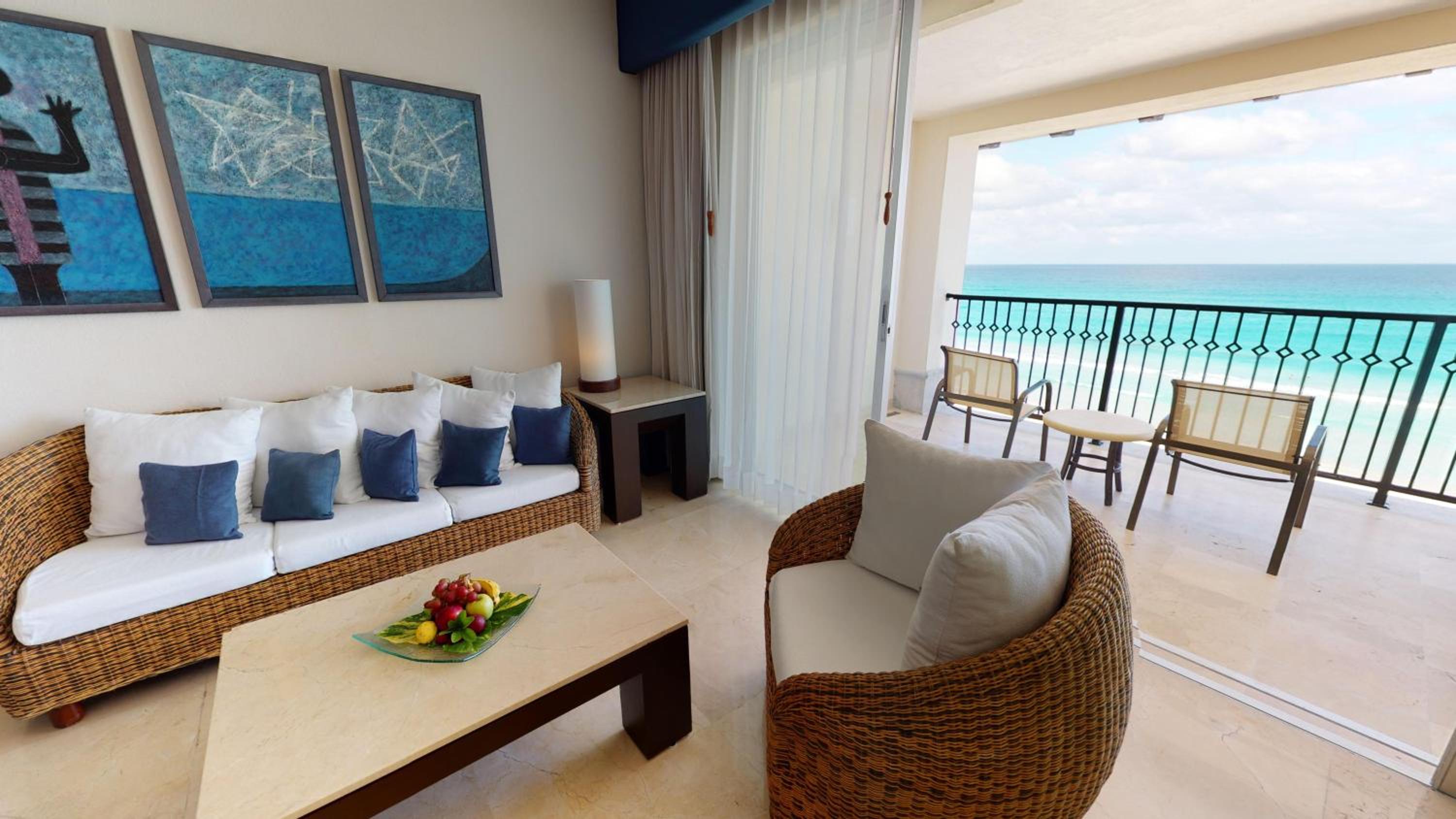 Royal Suite King Jacuzzi (adults only +18) thumbnail 5