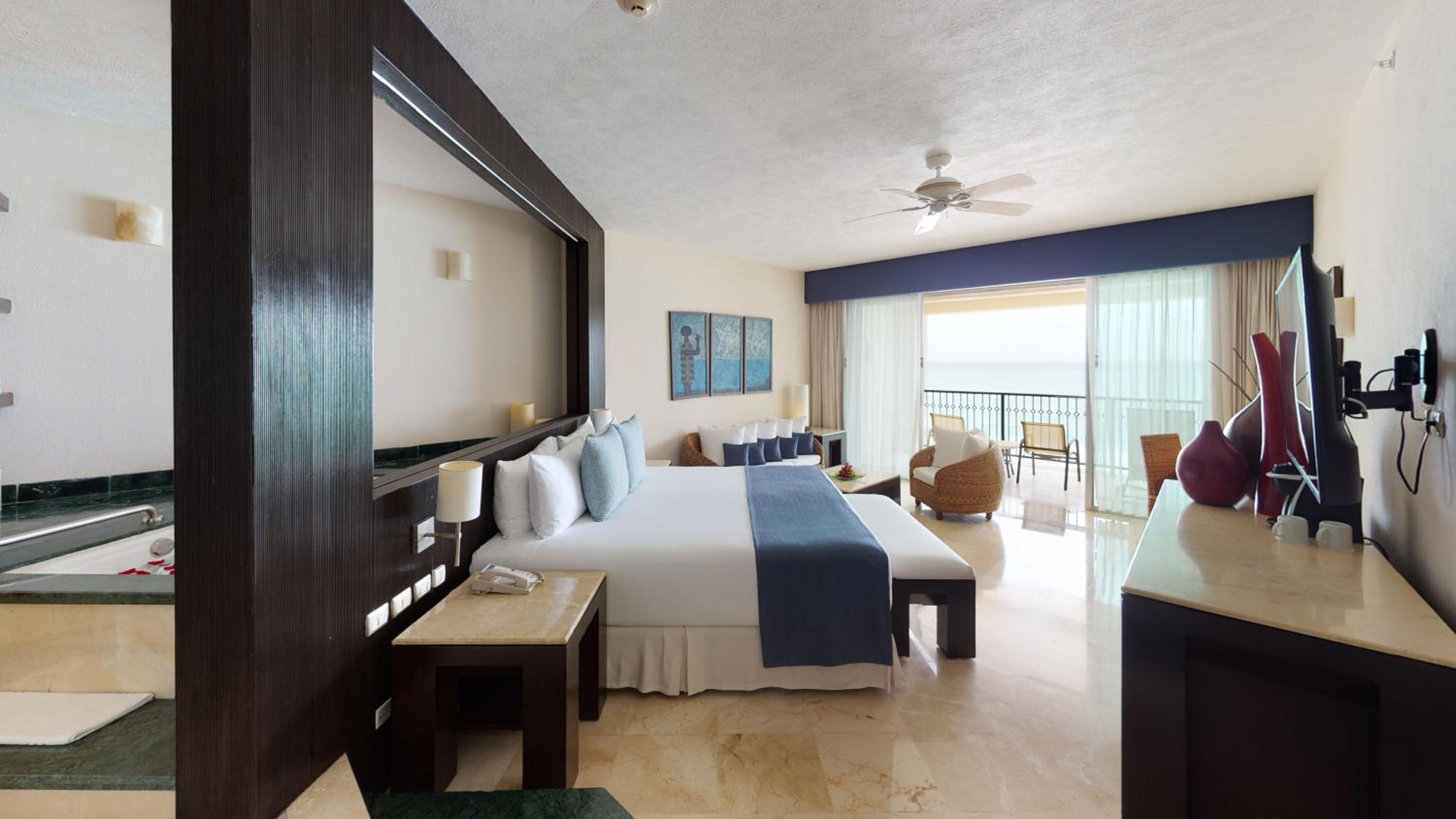 Royal Suite King Jacuzzi (adults only +18) thumbnail 6