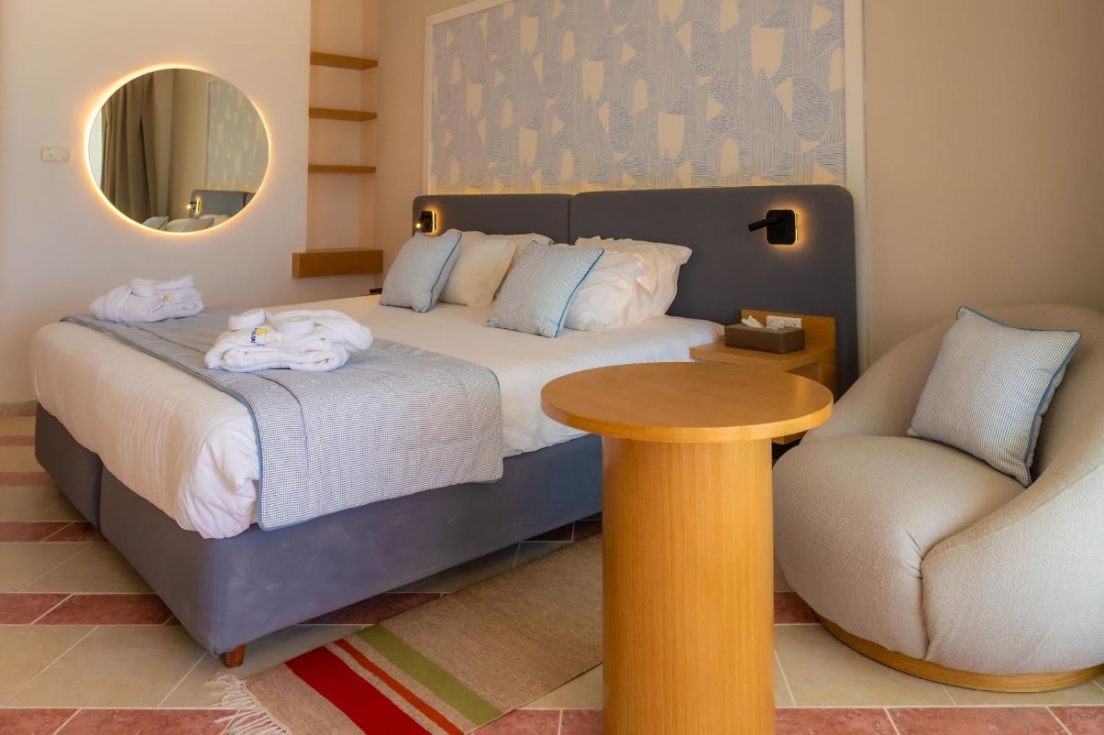 Twin Room with Garden View - Photo 8