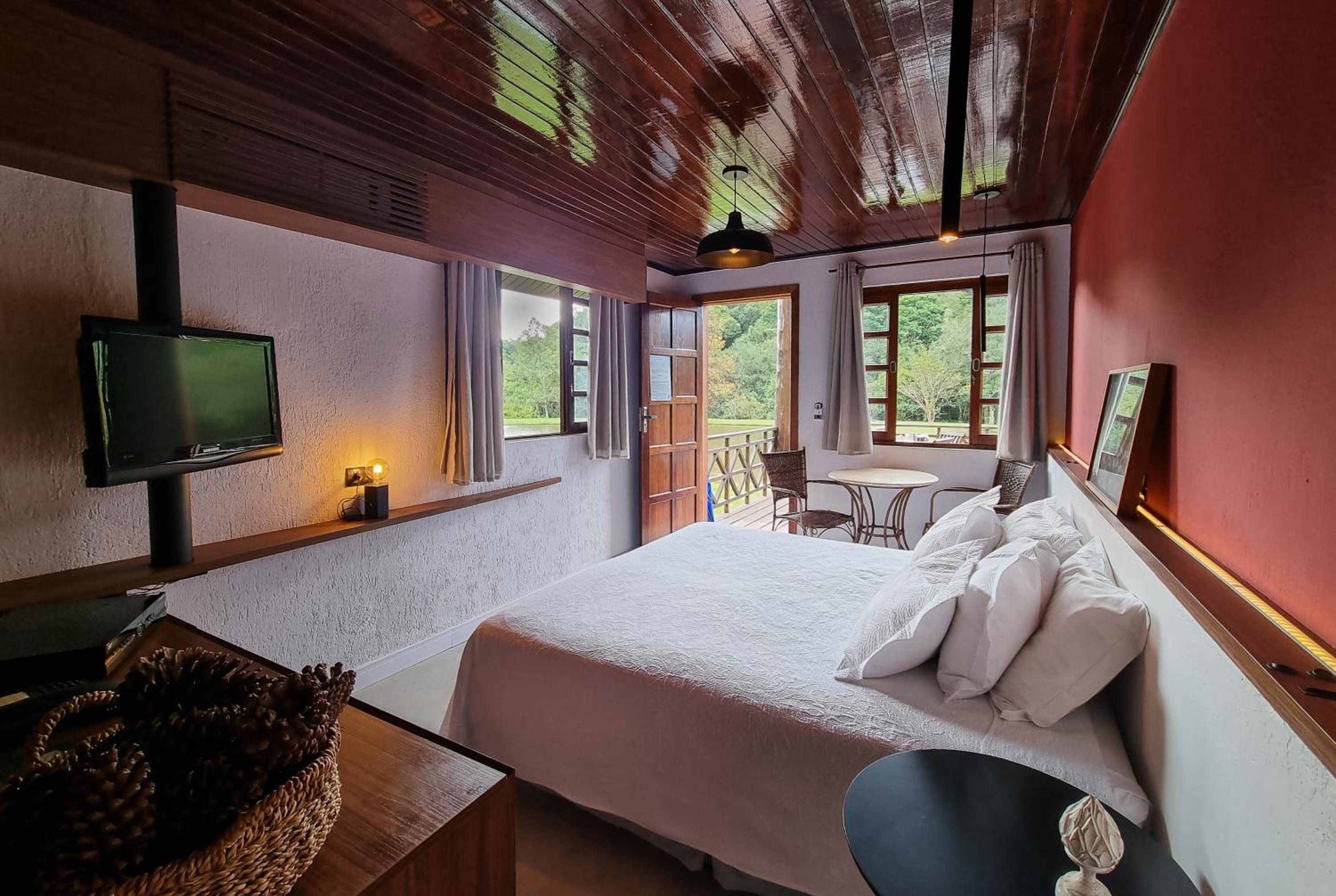 Deluxe Suite with Spa Bath photo 1