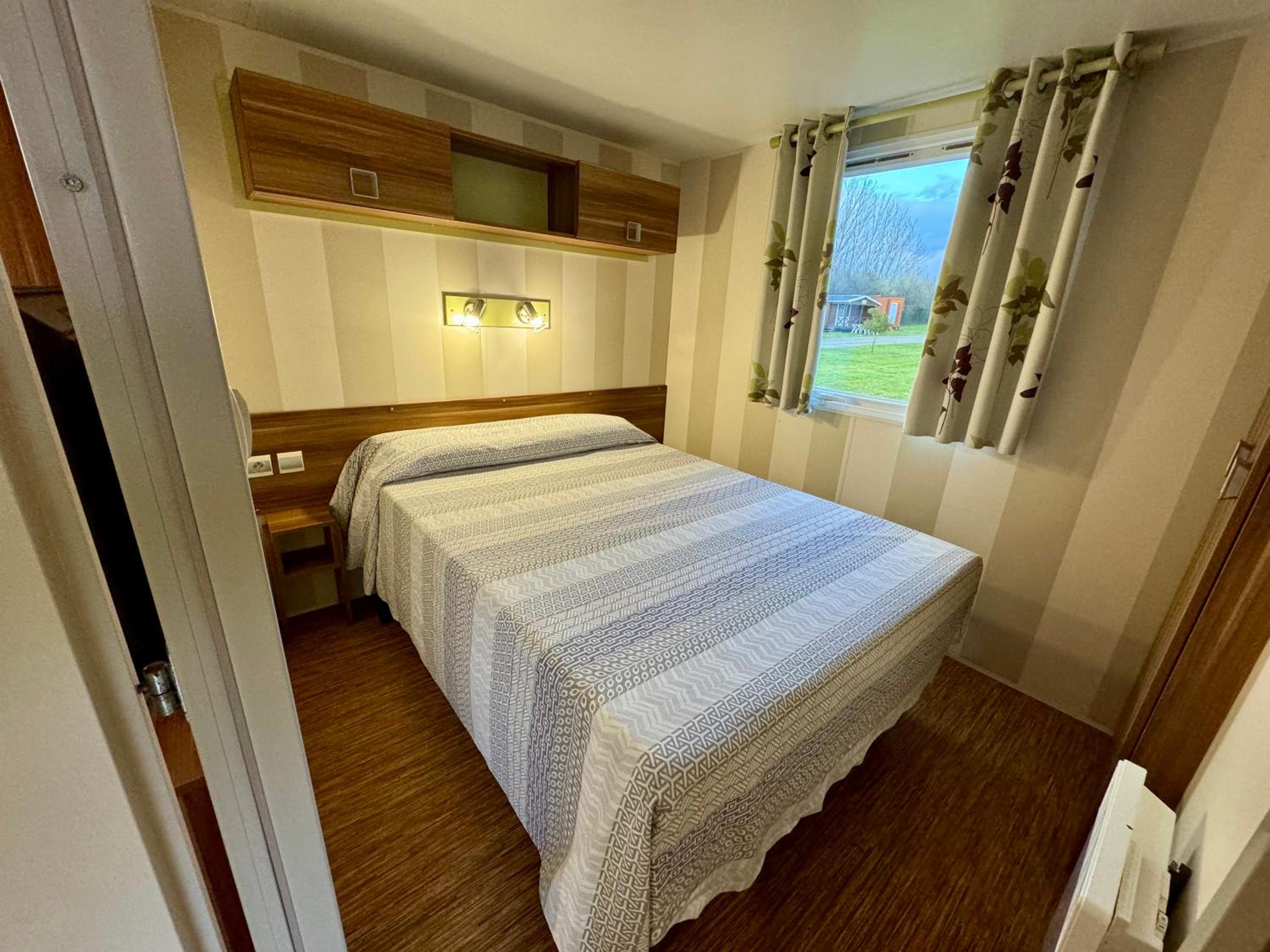 Bungalow Deluxe con Vista al Jardín.