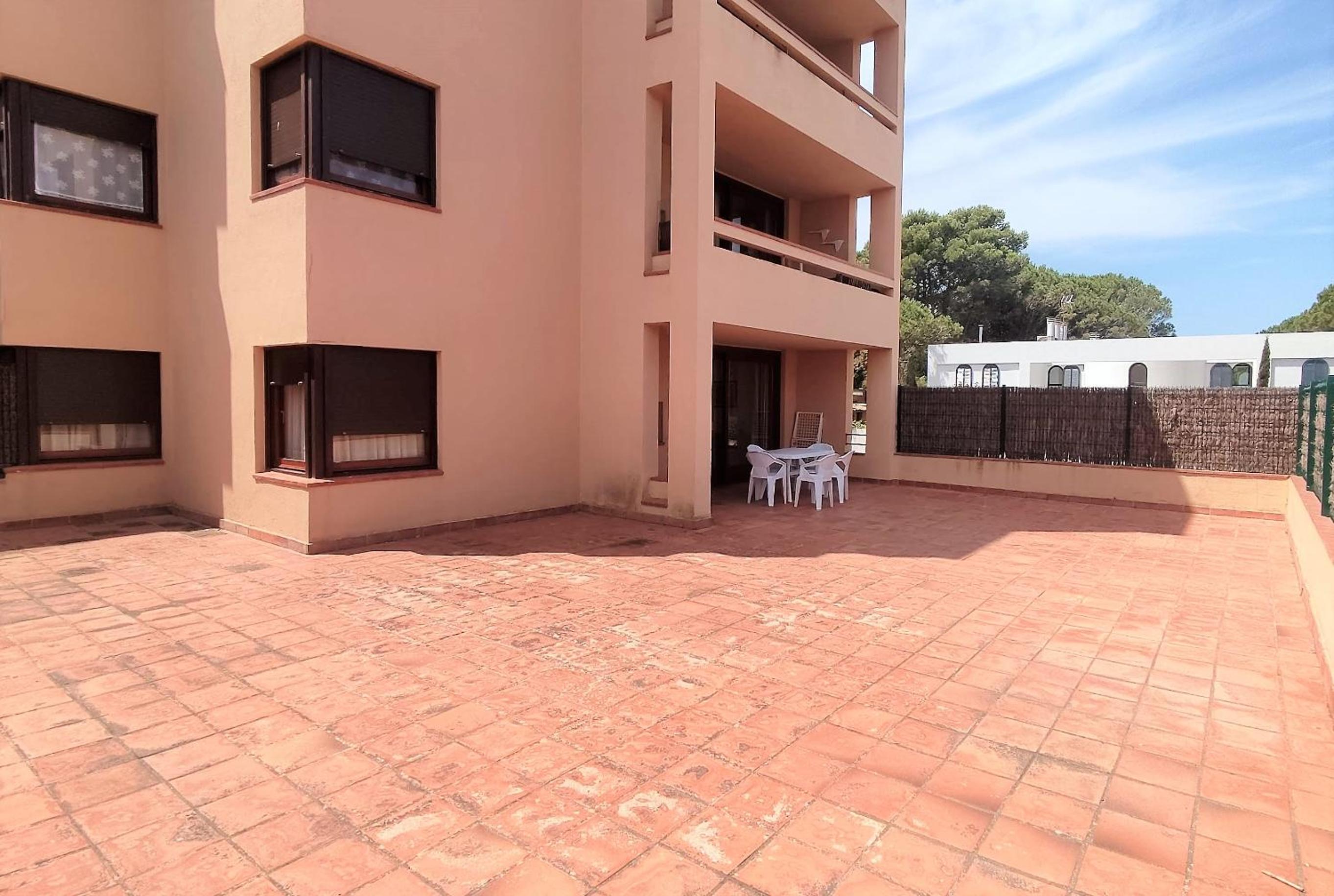 Two-Bedroom Apartment (4 Adults) - Photo 11