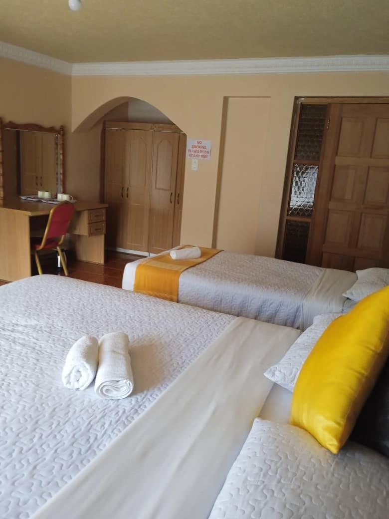 Double or Twin Room photo 3